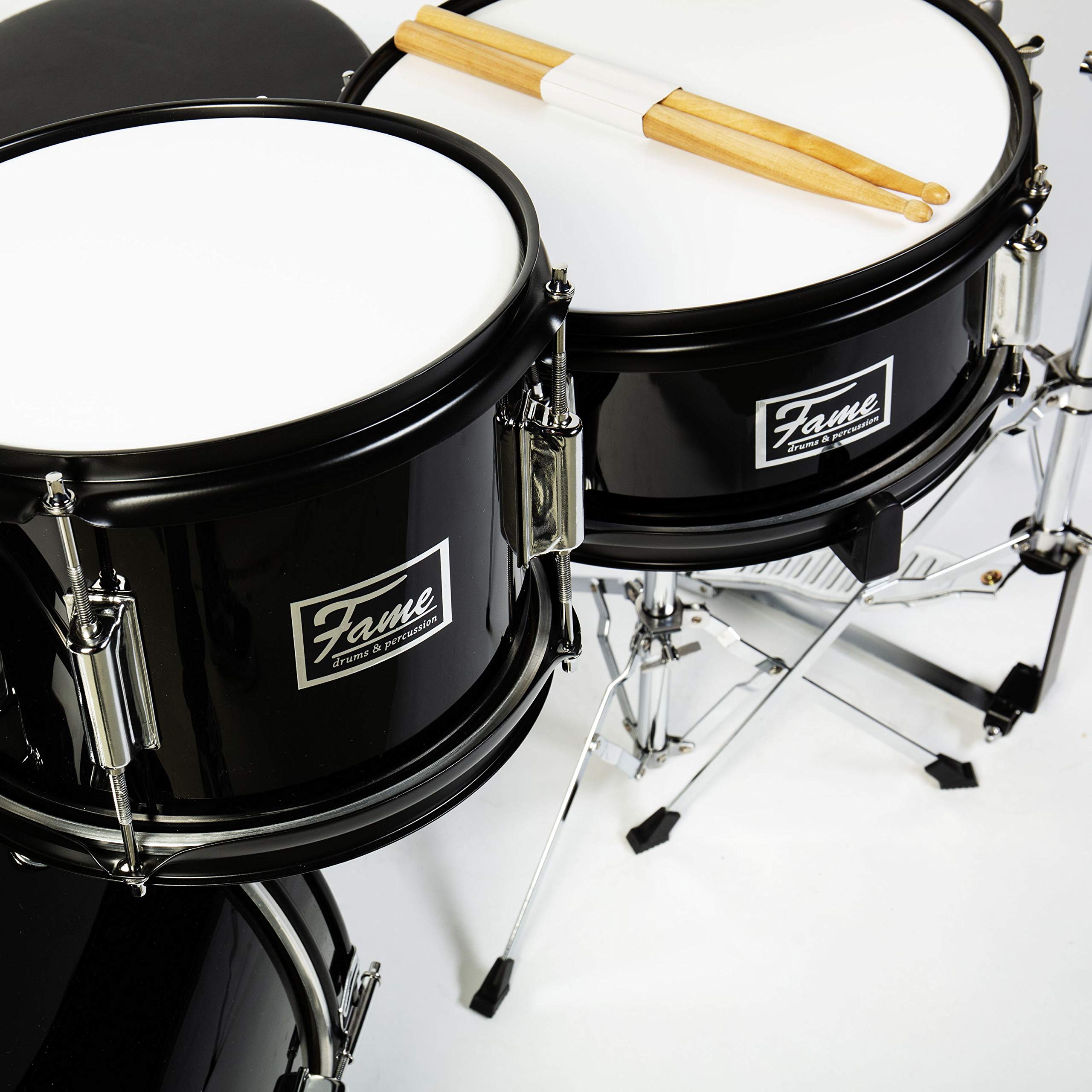 Fame Schlagzeug, 5-teiliges Set mit Becken und Hardware, schwarze Spannreifen, verchromte Spannschrauben, einstellbare Sitzhöhe - Piano Black, ideal für Einsteiger