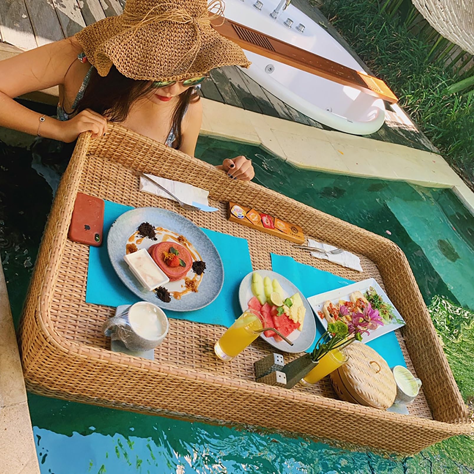 Table flottante pour piscine plage et grande fête estivale