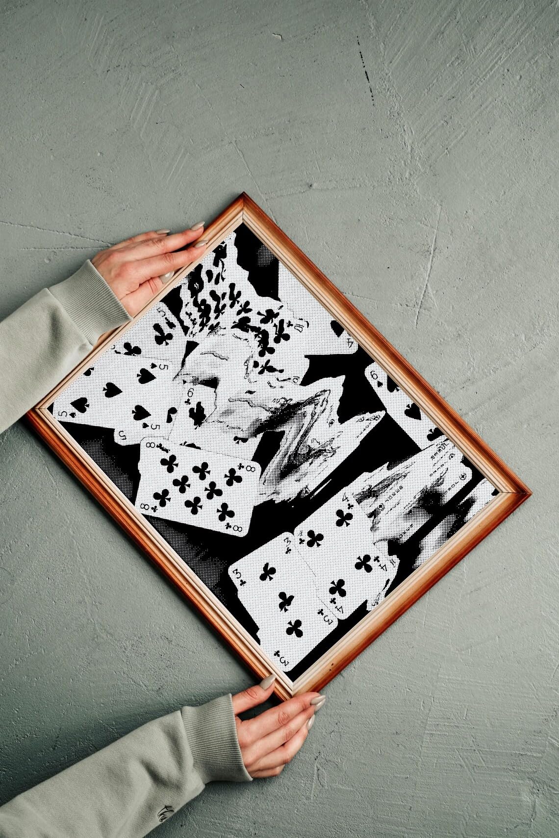 Décoration murale surréaliste de cartes pour habiller vos grands murs vides