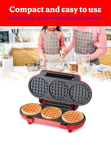 Miniatura 2 de Betty Crocker Mini máquina de gofres múltiple, aparato de cocina de 1200 W para el hogar y la cocina, hace 3 gofres a la vez, revestimiento