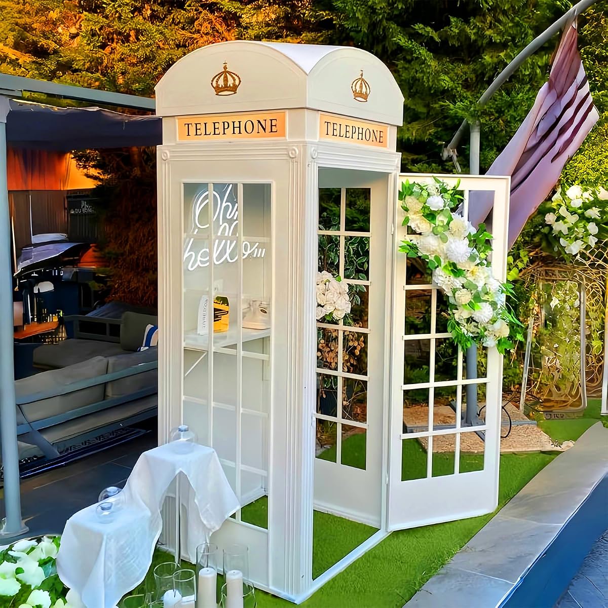 Cabina telefónica londinense vintage mejorada con panel de vidrio acrílico y estante de almacenamiento | Réplica de hierro fundido para jardín, boda, decoración de fiestas | Accesorio fotográfico para interiores y exteriores (blanco, 2,4 m/95 pulgadas)
