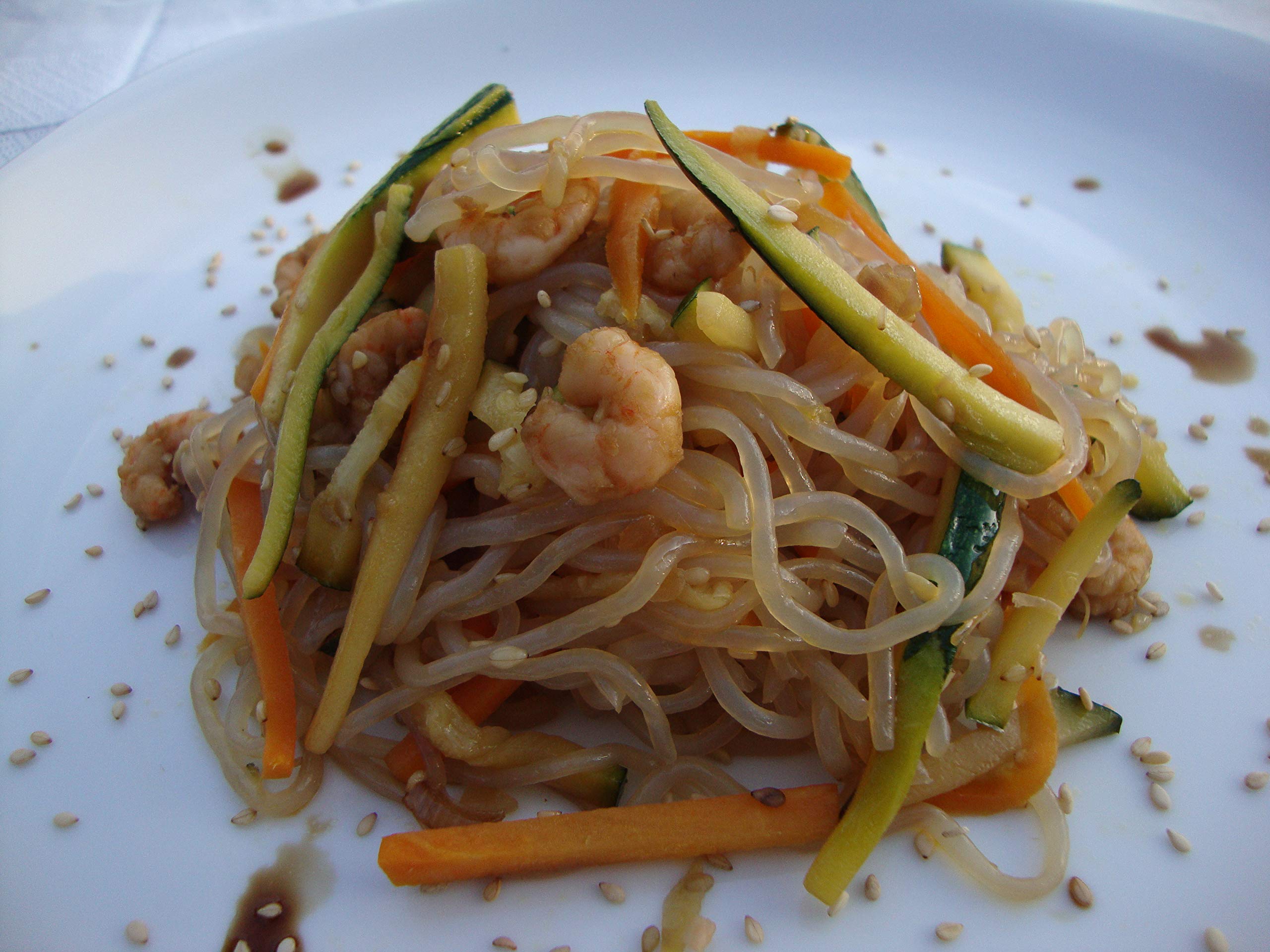 Miracle Noodle Pasta di Konjac Shirataki, Senza Odore, Senza Retrogusto, Pronti in 2 Minuti, Scatola da 10 Pacchetti Da 200g (contiene: 3 Spaghetti, 3 Fettuccine, 2 Penne e 2 Riso)