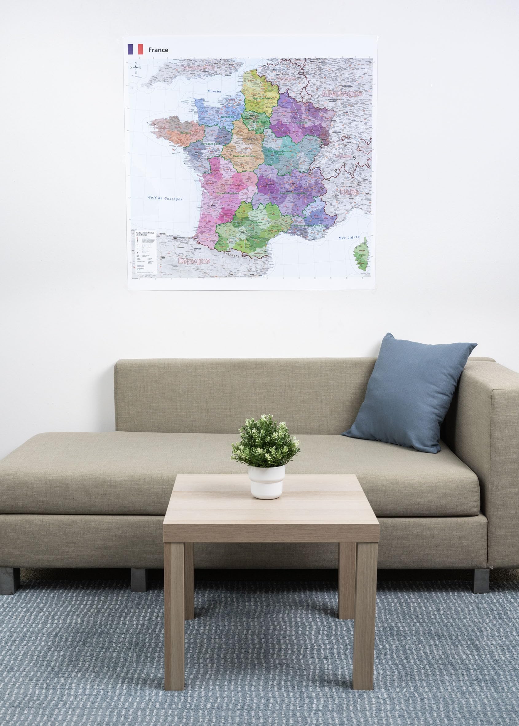 GeoMetro Carte administrative de la France en français de 100 x 100 cm, avec plastification sur les deux faces avec départements avec codes postaux