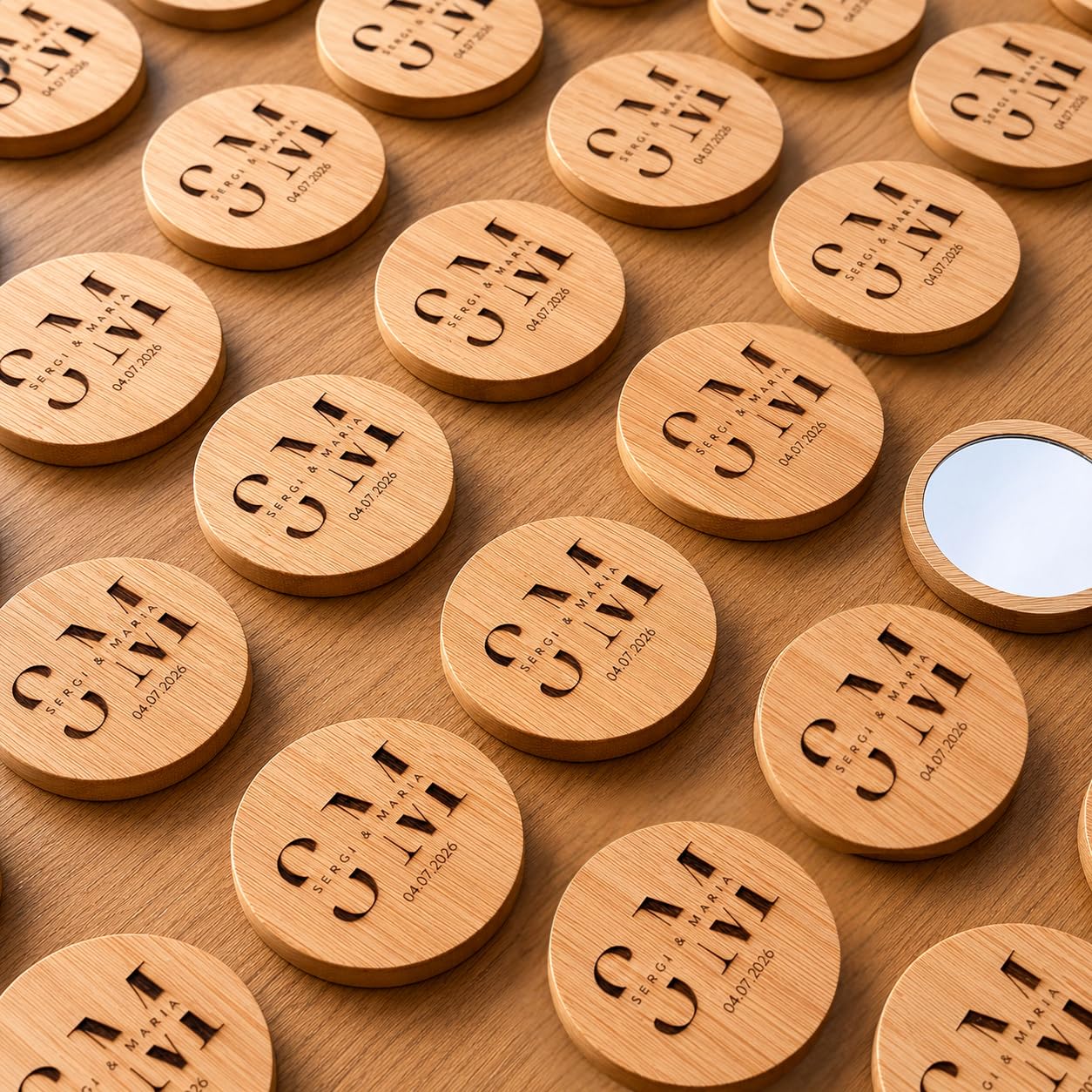Amaisso® Espejo de Madera Personalizado para Boda con Grabado Pack 10 | Detalle para Invitados de Boda, Comunión y Bautizo | Regalo Personalizado con Nombres, Fecha y Diseño Elegante