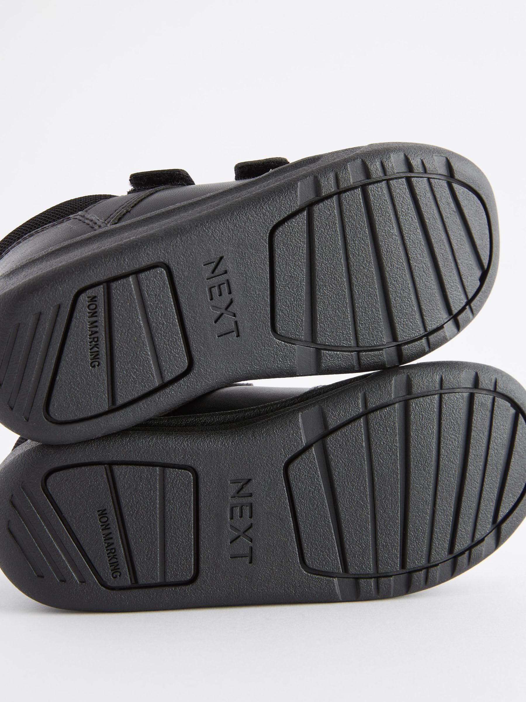 NEXT Ragazzo Scarpe da Ginnastica per la Scuola con Chiusura a Due Strappi