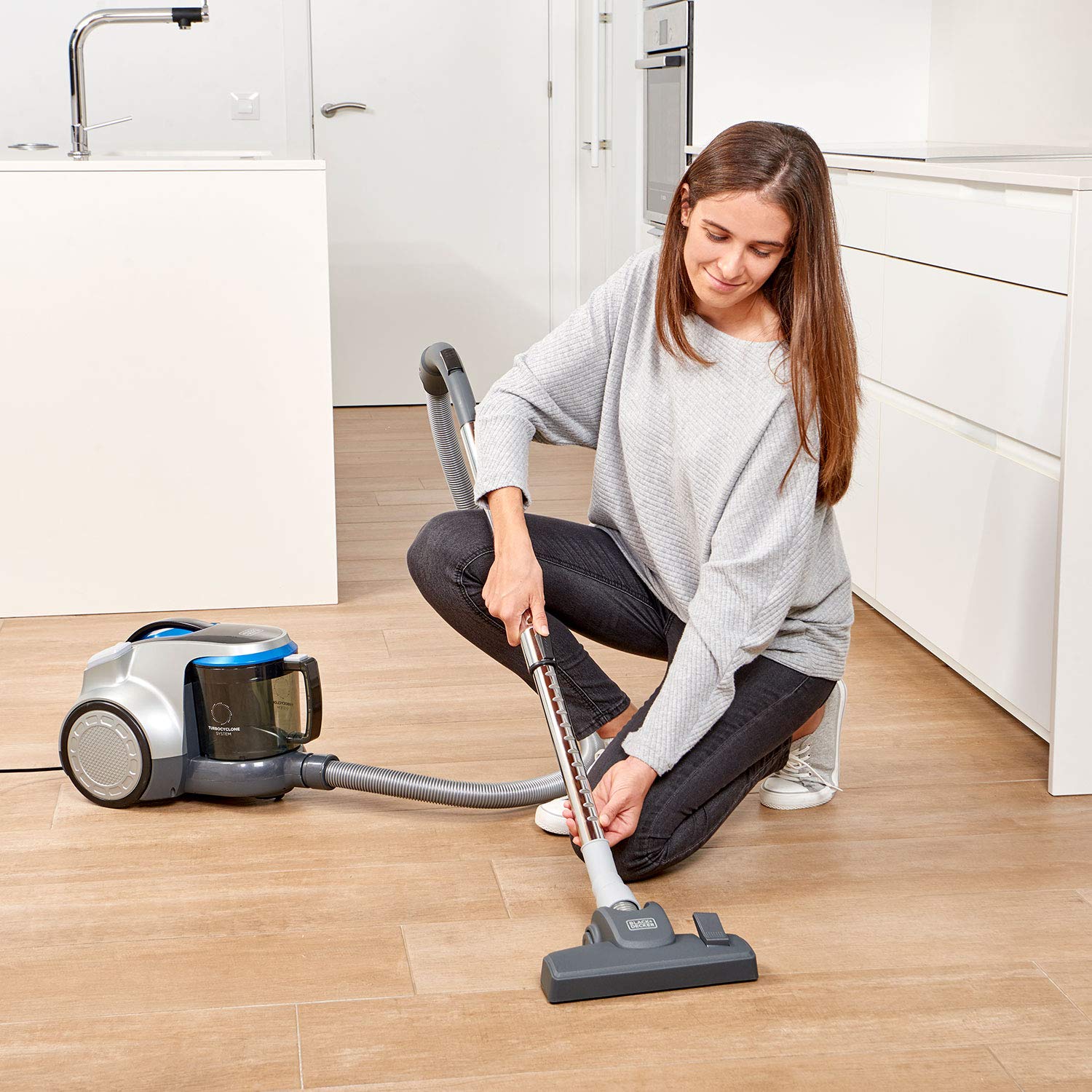 Black+Decker BXVML700E Aspirador sin Bolsa, 700 W, Gris