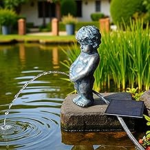 Arnusa Solar Wasserspeier – Teichfigur mit Solarpumpe & Wasserspiel – Gartendeko aus Polyresin in Kupfer-Optik – Solarbrunnen für Gartenteich & Wasserlauf (Junge 11x12x31 cm)