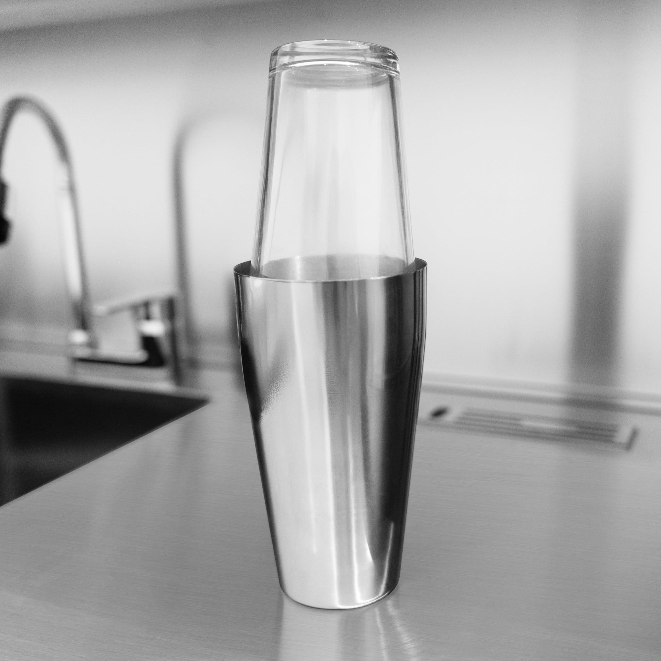 Postazione Mobile Cocktail Acciaio Inox Bancone Effetto Legno Ghiaccio Isolato 62L Lavello Integrato Mensole Doppio Livello Speed Rail Contenitori Gastro Portacoltelli Lavagna Magnetica e Shaker