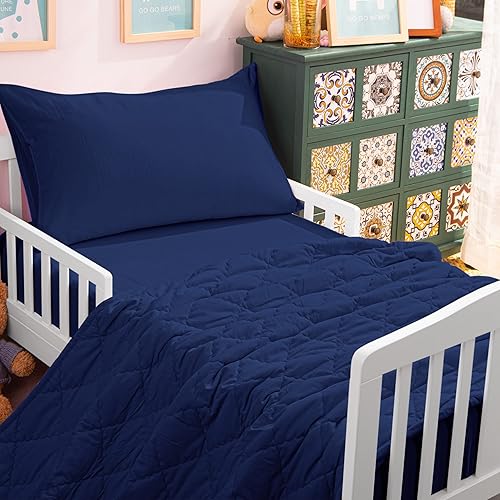 Vista 41 de NTBAY Juego de ropa de cama para niños pequeños, juego de ropa de cama suave y transpirable de 4 piezas para niños y niñas, incluye edredón