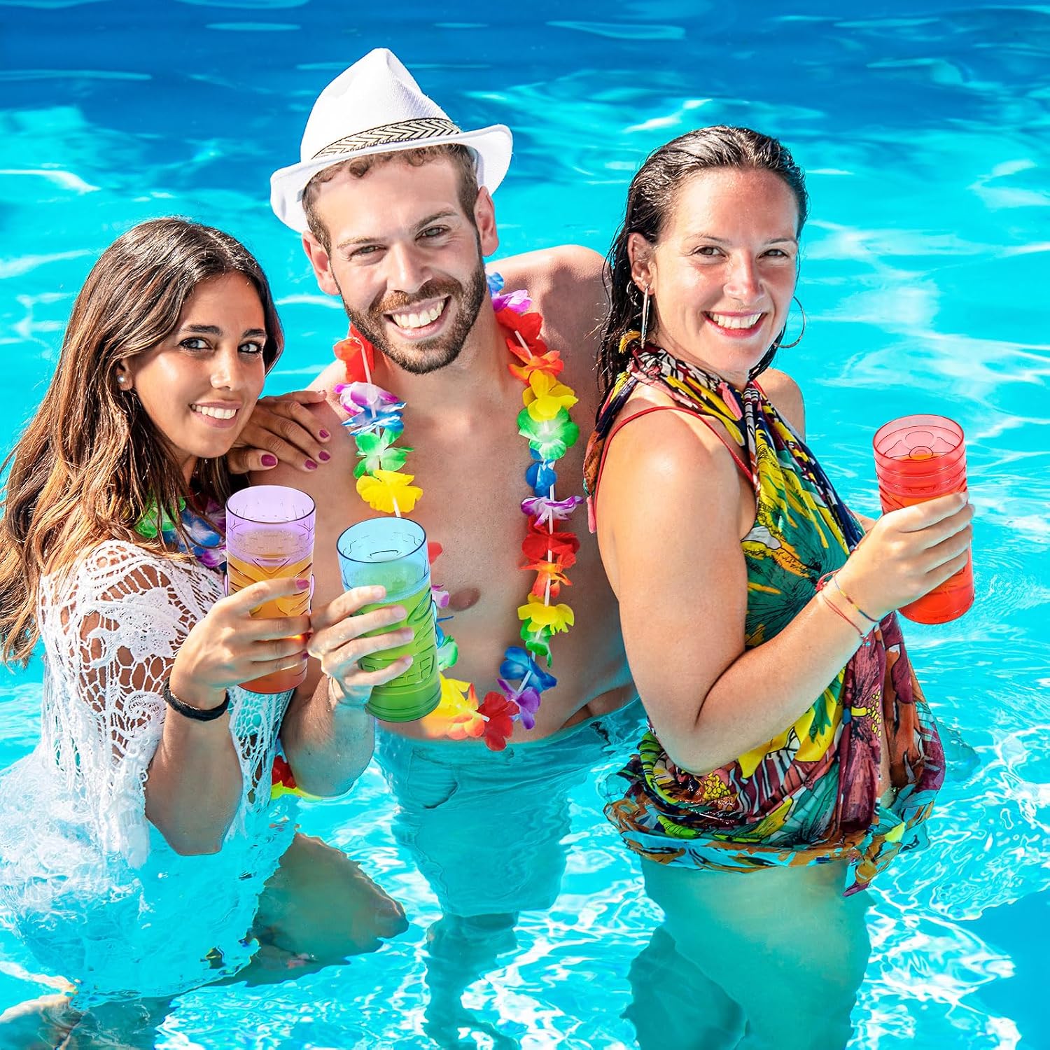 Geelin 8 Pack Plastic Tiki Cups 26 oz Tiki Bar Mugs for Cocktails Extra Large Luau Party Cups Hawaiian Cocktails Glasses for Tropical Island Drinks Hawaiian Luau Party Barware (Translucent)