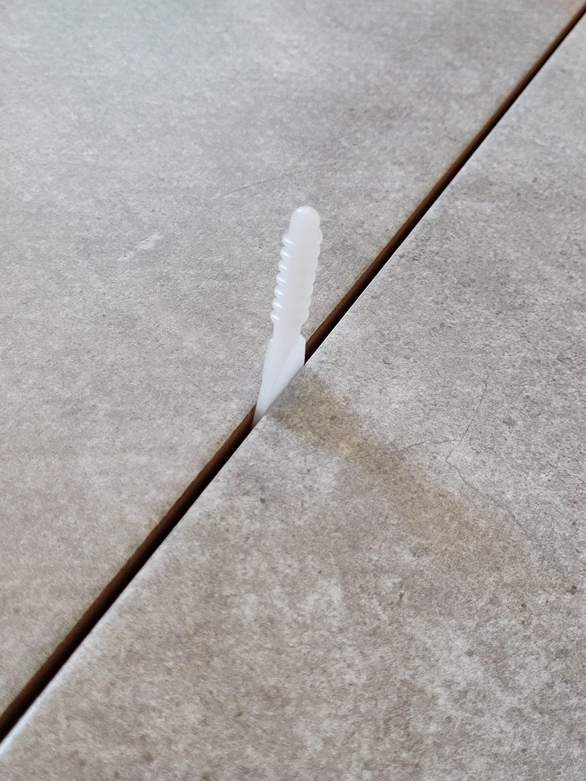 Tile Levelling Twister System 2mm - Twister Screw 200 Pcs (200)