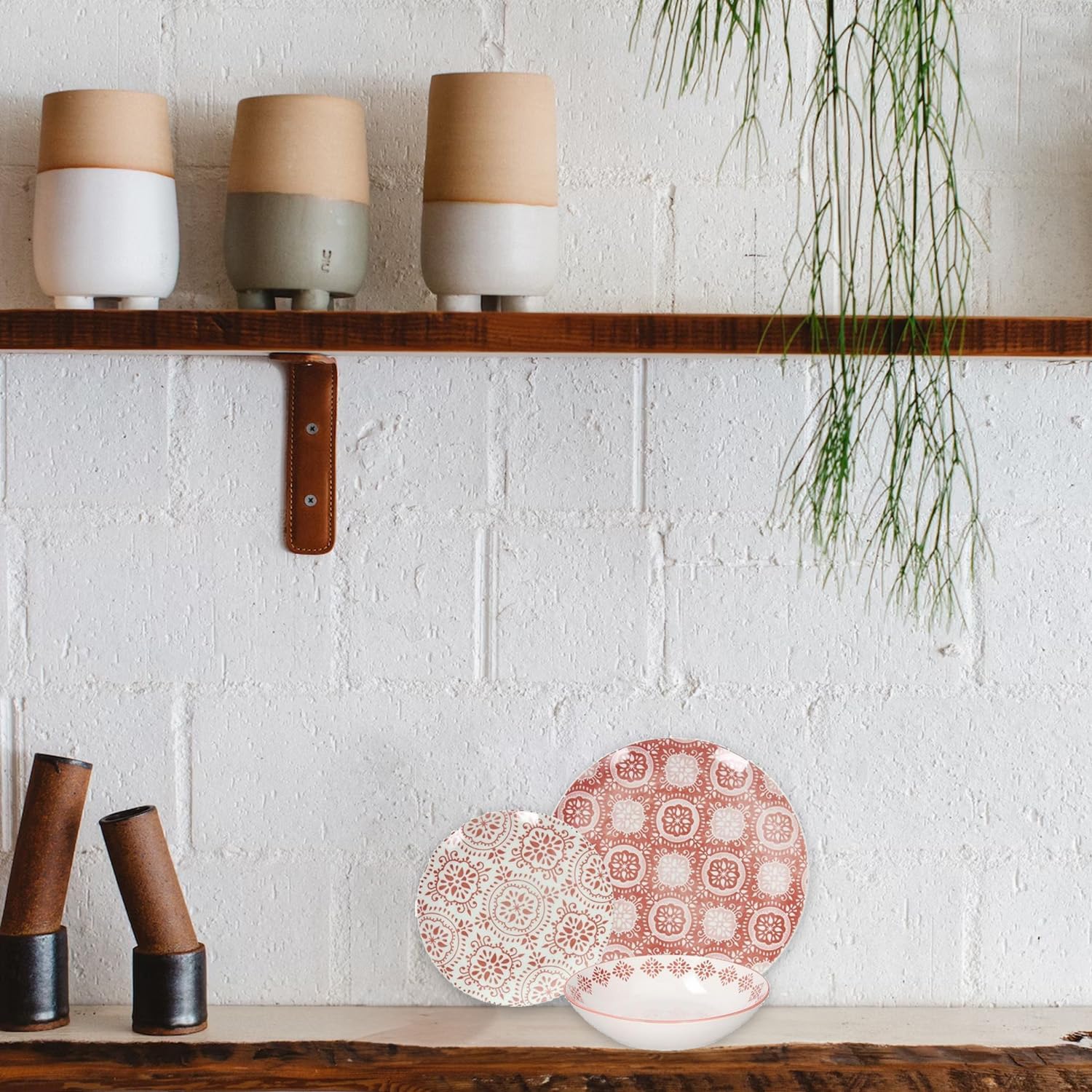 Set da Tavolo con 18 Piatti di diverse Grandezze, Decorati - Set Piatti Piani e Fondi per Cucina, in Porcellana, Bianco e Rosso