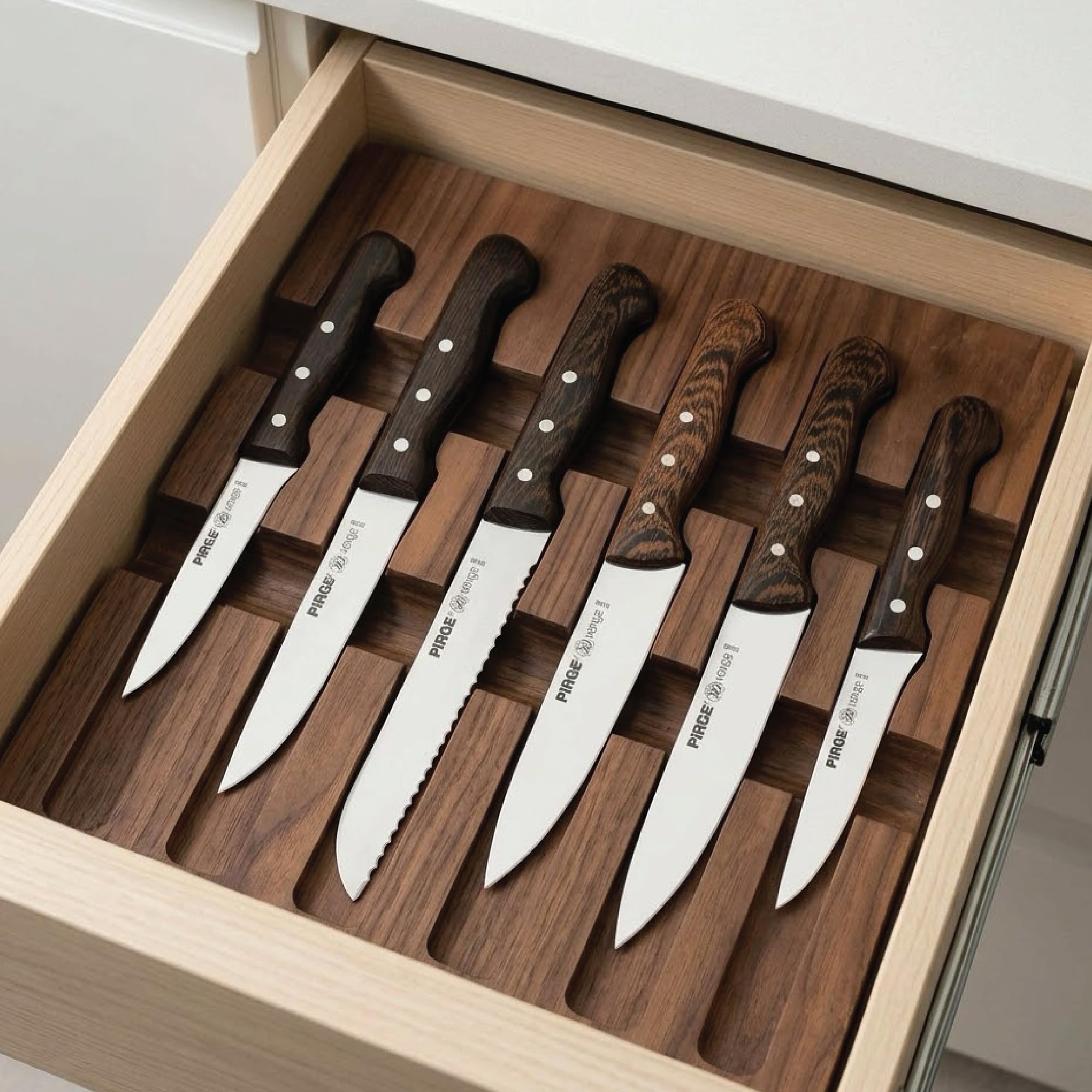 Pirge Sultan Set Coltelli da Cucina 7 Pezzi con Ceppo in Carpino - Manici in Wengé, Acciaio Inox Tedesco Alto Carbonio 56 HRC Professionale