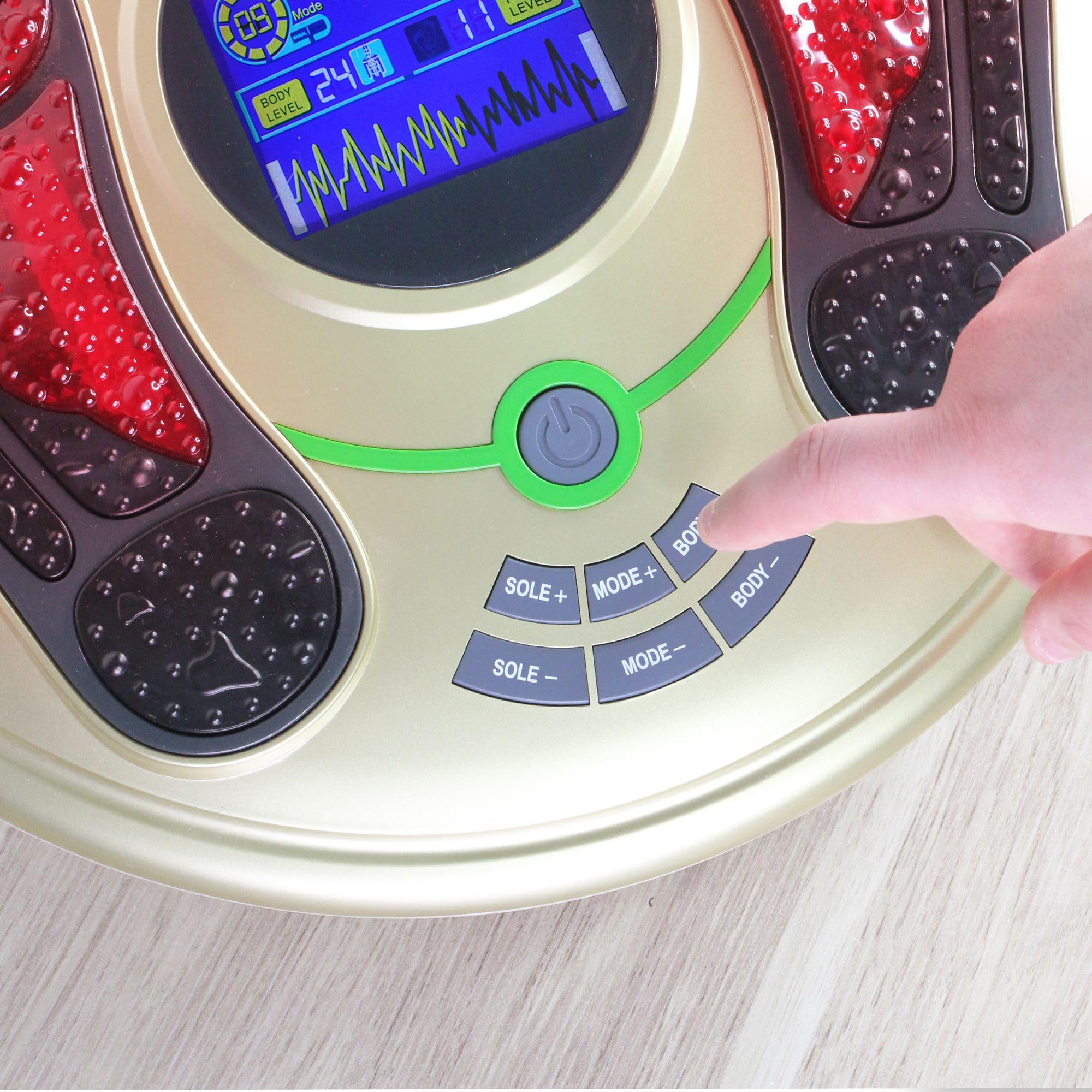 FISHTEC - Stimolatore muscolare antidolorifico - Impulsi elettrici con 99 livelli di intensità e 25 programmi - Fornito con 4 pad e telecomando - Piedi pieghevoli - Ampio display LCD, Oro E Verde