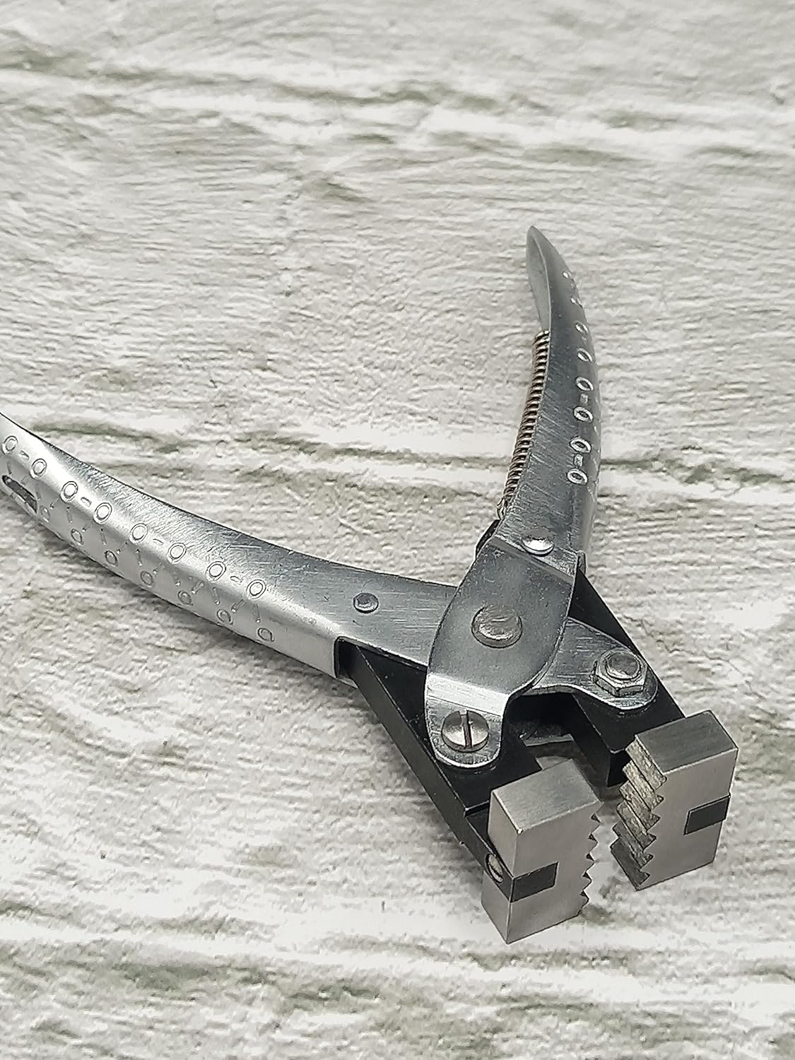 Parallel Action Zigzag Jewelry Plier: Elevate Your Designs with Flawless Zigzag Patterns