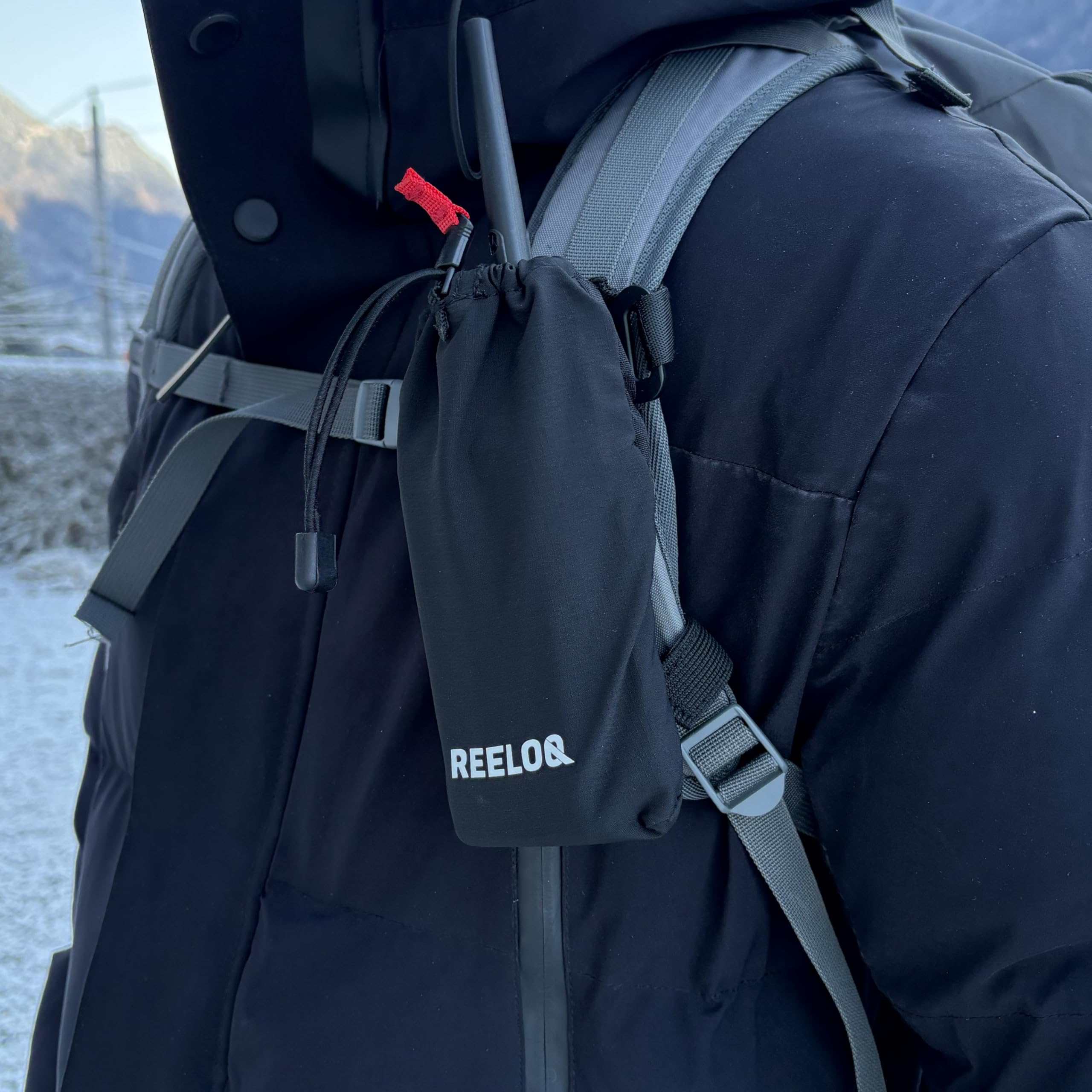 REELOQ Funda para teléfono móvil ultraligera para deportes al aire libre, montaje en mochila para escalada, senderismo, trekking, color negro, bolsa fácil de montar para smartphones, gafas de sol