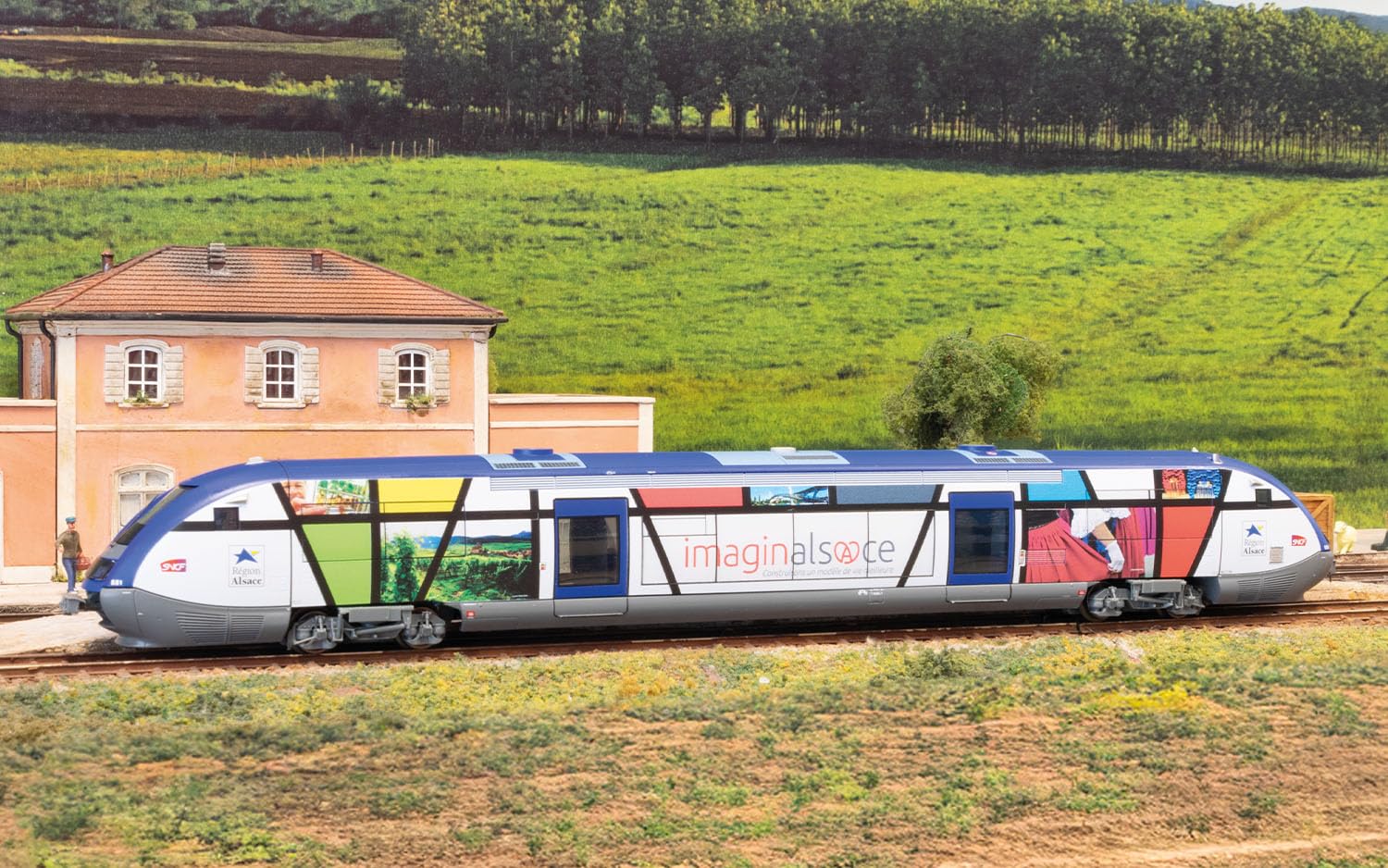 JOUEF HJ2438S SNCF, automotrice Diesel X73500'Nouvelle Aquitaine' (Bordeaux), EP; VI, con decoder sonoro DCC Locomotiva Diesel