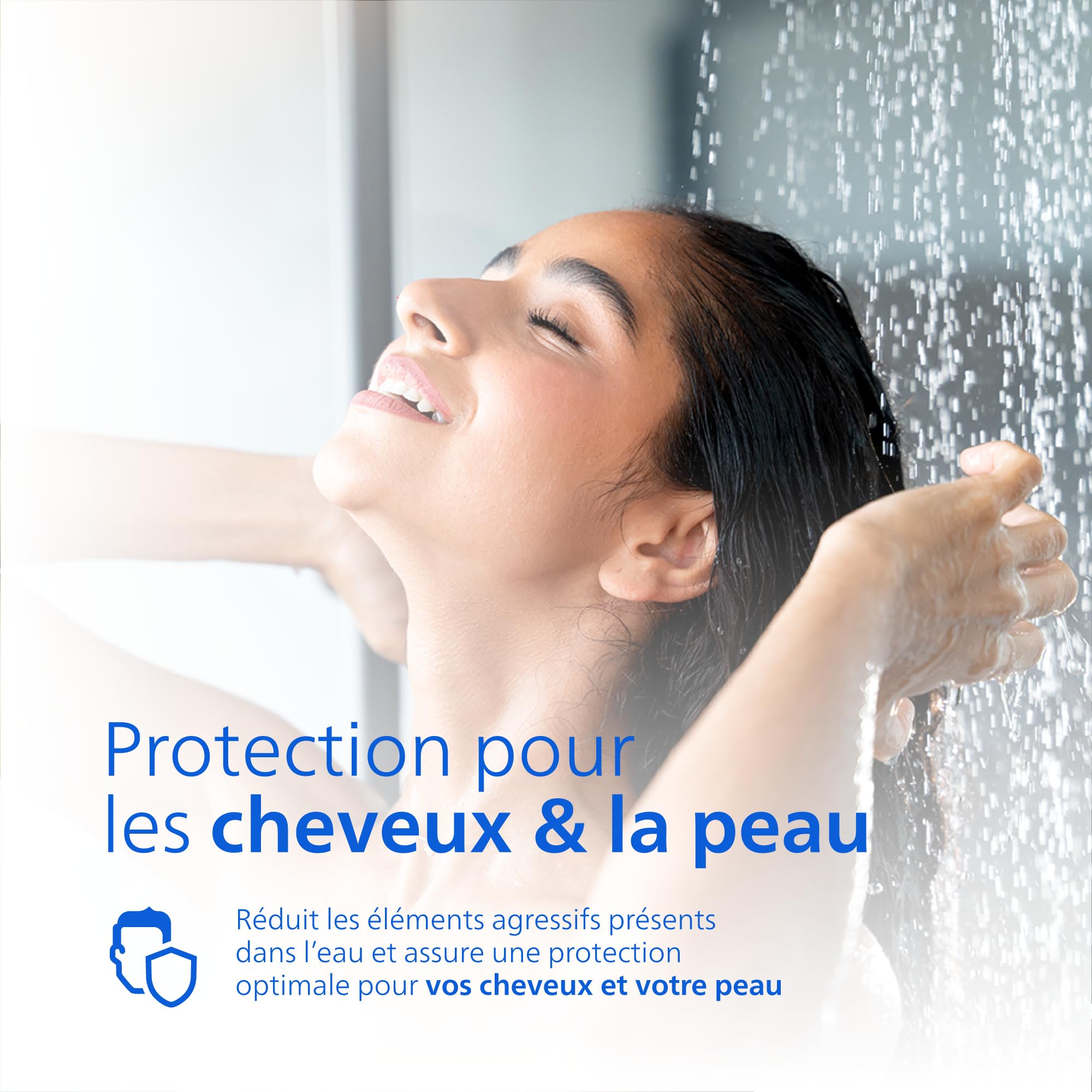 Visiter la boutique Philips Philips Water Filtre de douche avec 1 cartouche, compatible avec tous les tuyaux et robinets standards, réduit le CHLORE jusqu’à 99%, CHROME, capacité de filtration de 50.000 L in use
