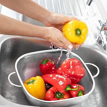 Herogo Stainless Steel Colander, 24cm Square Colander for Kitchen | Micro-Perforations Metal Kitchen Strainer with Elevated Feet, Ideal for Draining/Straining/Cleaning Vegetable/Pasta/Fruit