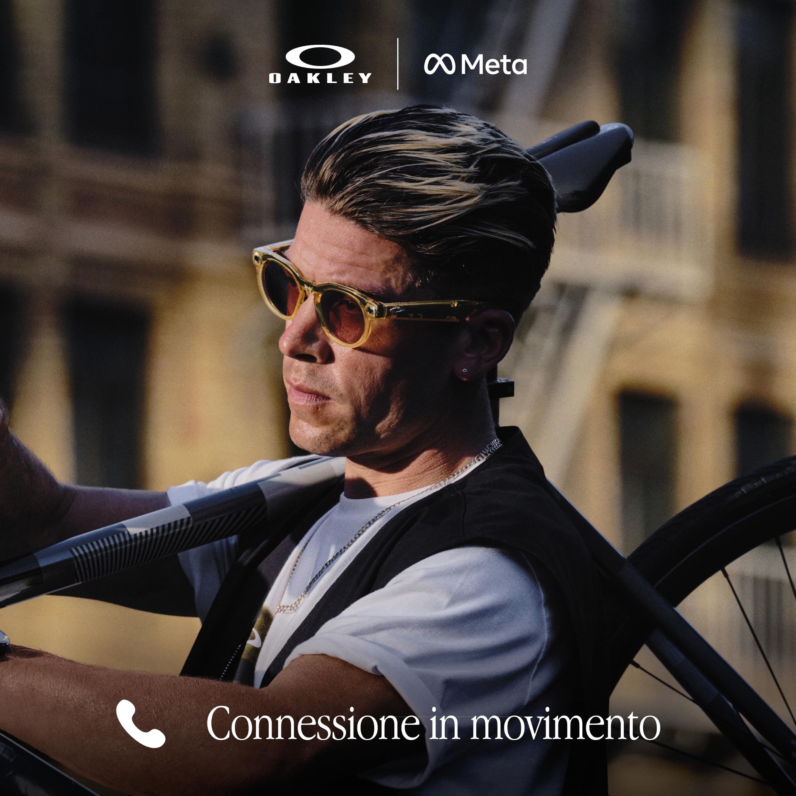 Oakley Meta HSTN Occhiali AI per Uomo, Donna — Occhiali Sport & Lifestyle — Fotocamera 12 MP, Video 60fps, Open-Ear Audio, Meta AI — Montatura Nera, Lenti Prizm Ruby