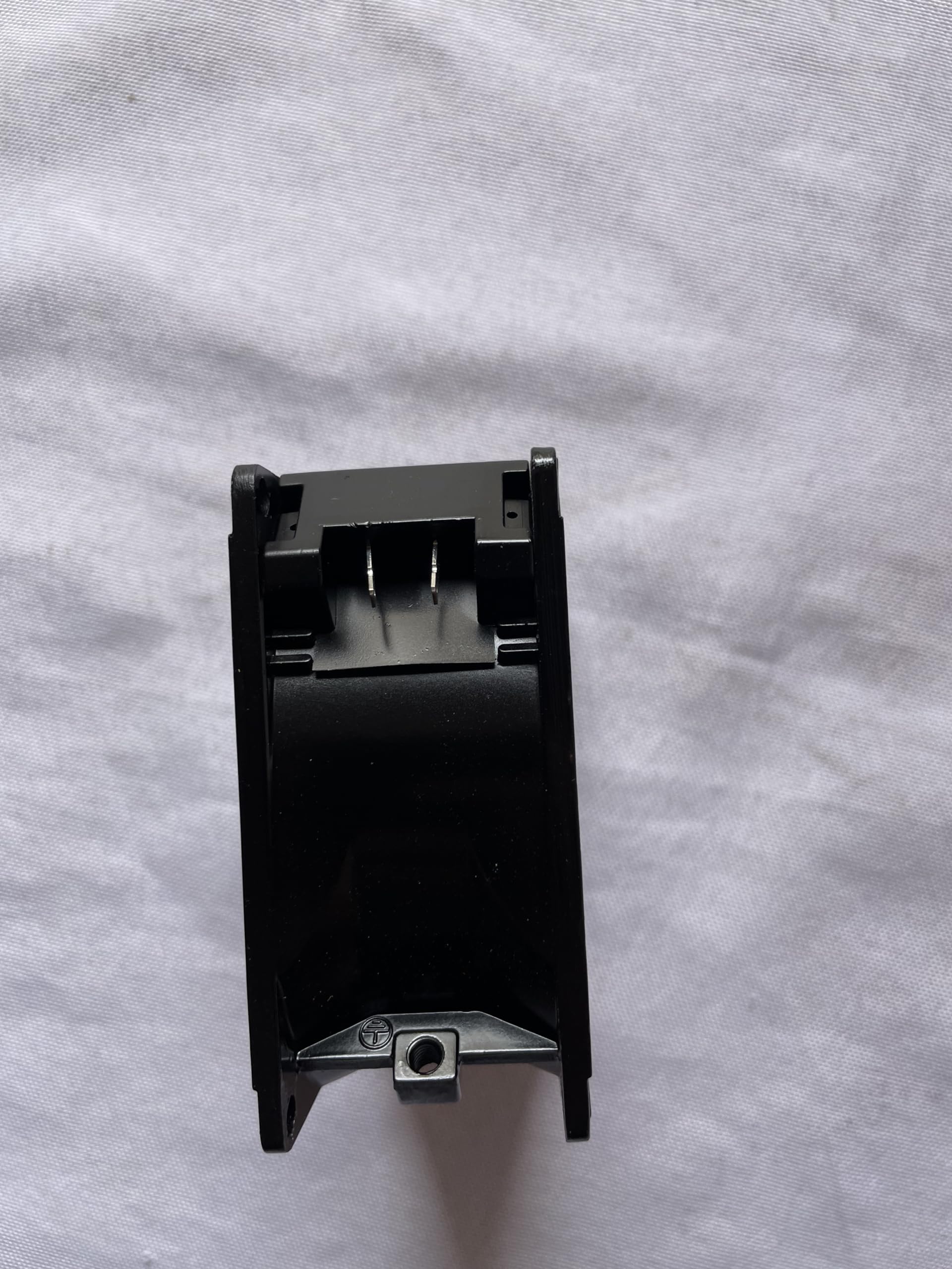 Fan 8556V 230V 0.07A 11W 8cm Fan Plug in Type