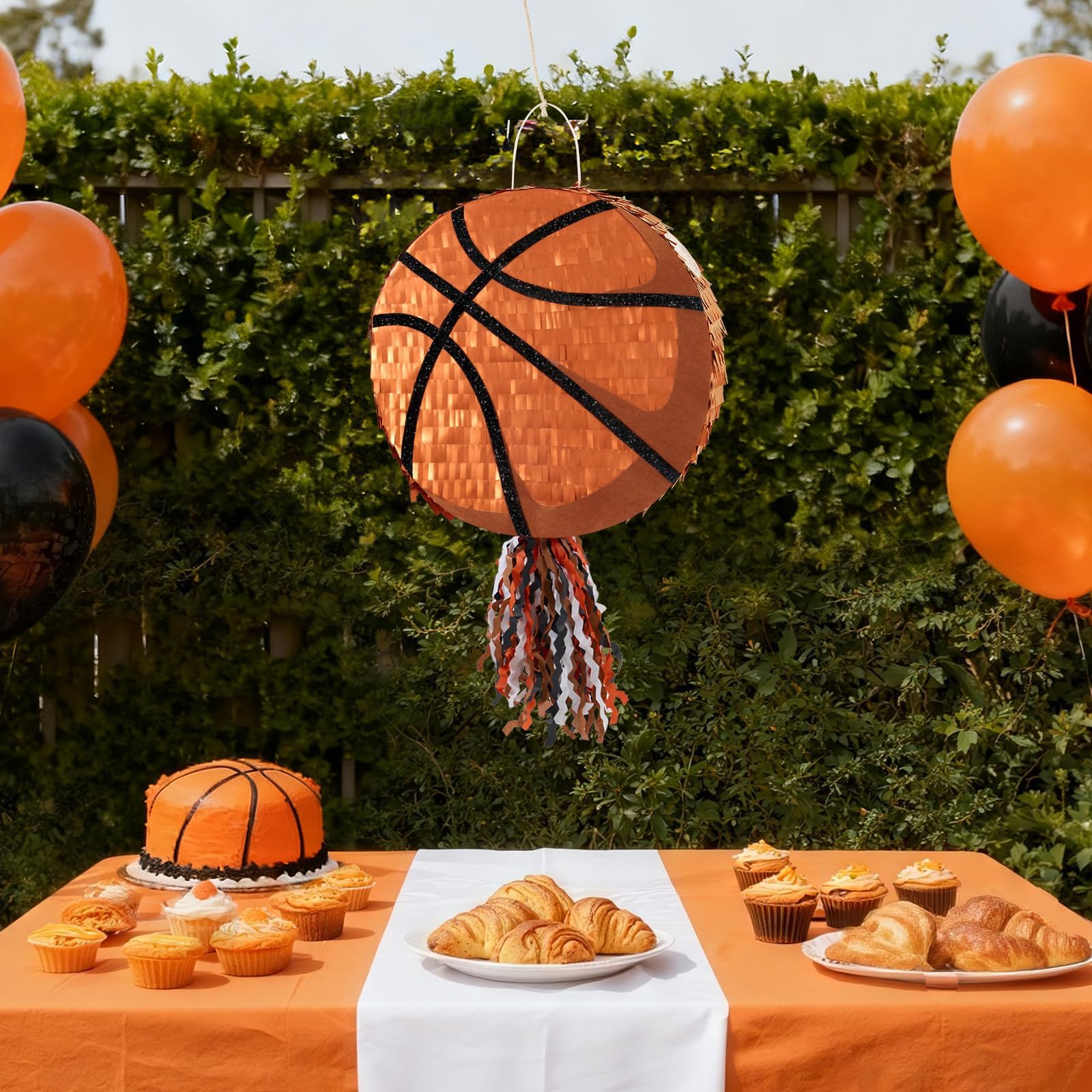 WERNNSAI Piñata de baloncesto – Piñata de baloncesto para decoración de cumpleaños de niños, deporte, pelota de baloncesto, piñata con palo, venda para los ojos, deportista, decoración para fiesta de