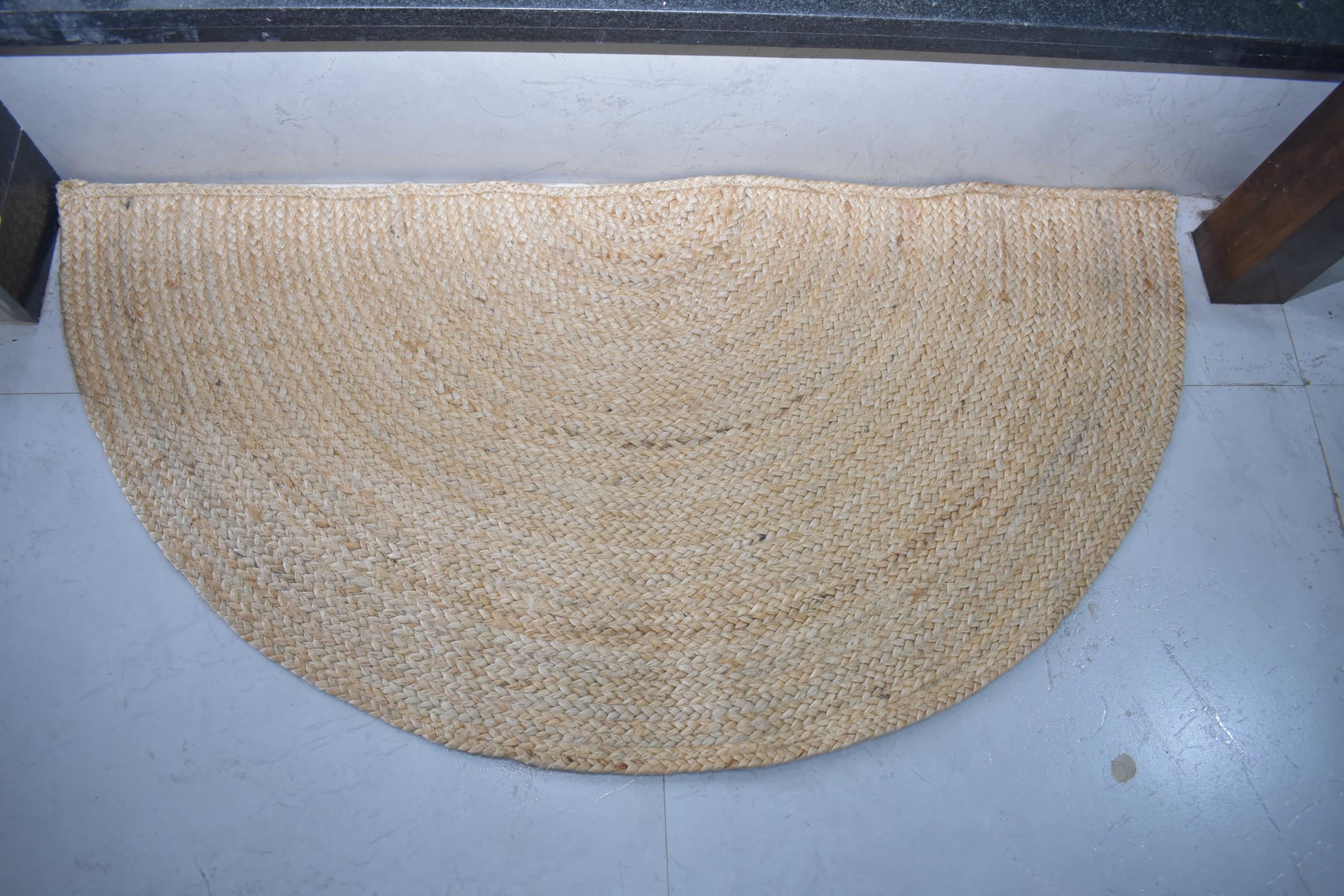 Lot de 2 Tapis en Jute tressés à la Main en Demi-Cercle d'aspect Rustique pour entrée, Salon, 45 x 90 cm