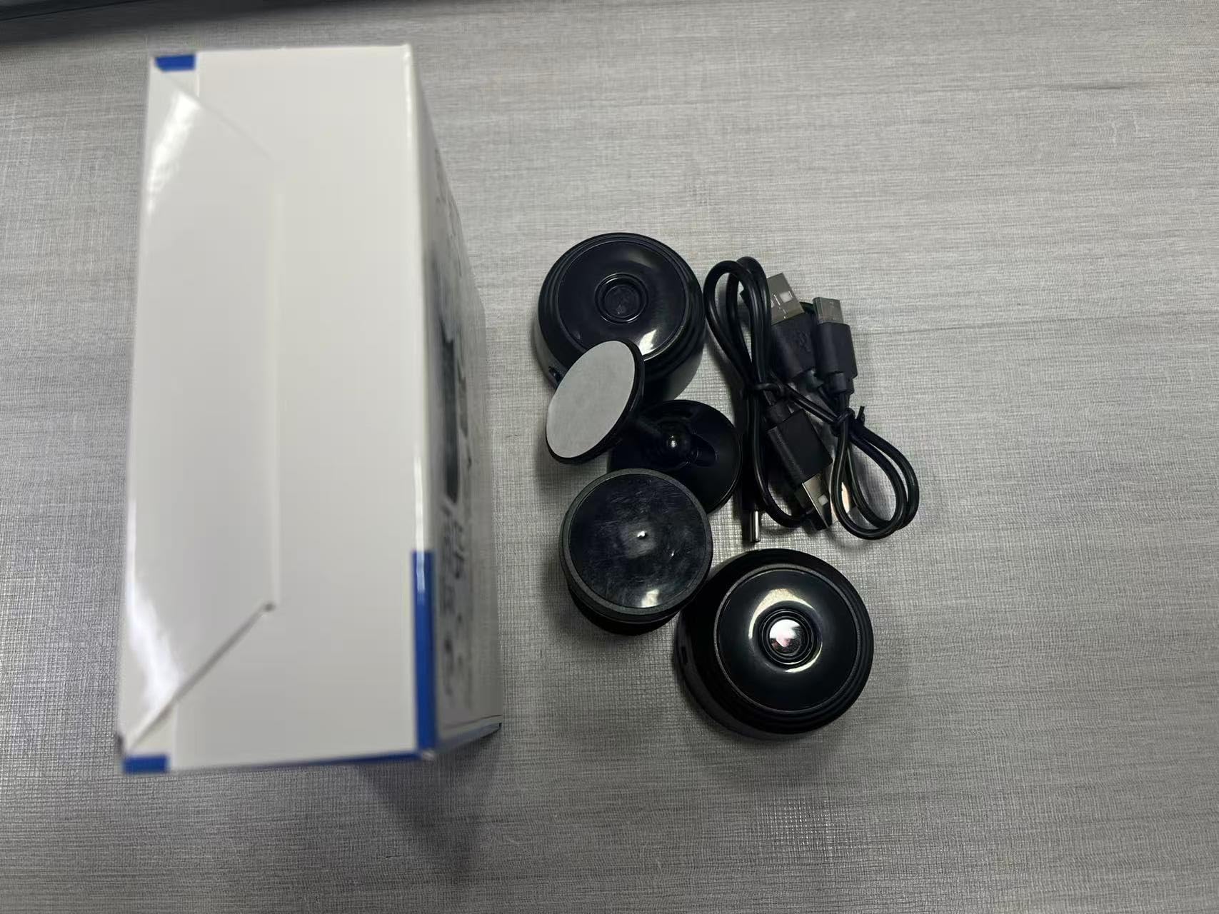 Mini Cámara de Seguridad WiFi, HD 1080P 2026 Mejorada Cámara Oculta para Uso Doméstico, Mini Camaras Espias con Visión Nocturna Interior/Exterior para Bebés, Mascotas L/X2 (Noir, 2 PCS Mini)