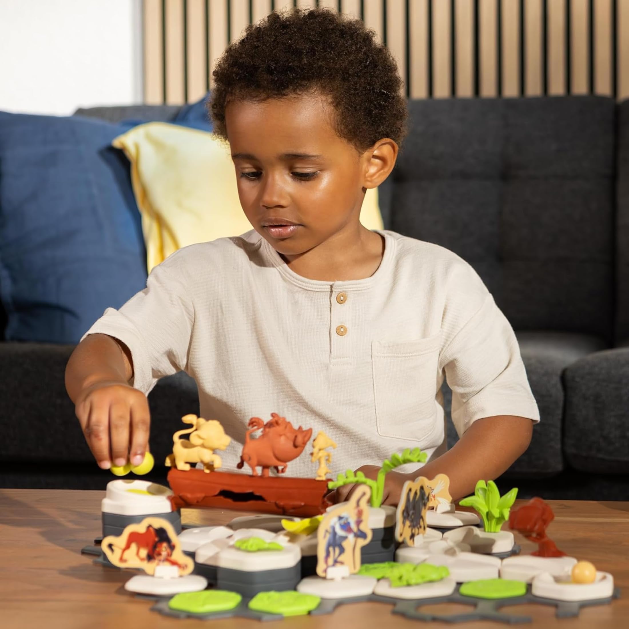 Ravensburger - GraviTrax Junior Il Re Leone Starter-Set, Pista biglie 71 pezzi, Rompicapo bambini, Giochi bambini 3 anni e più, Gioco Interattivo ed Educativo STEM, Compatibile con tutti i GraviTrax