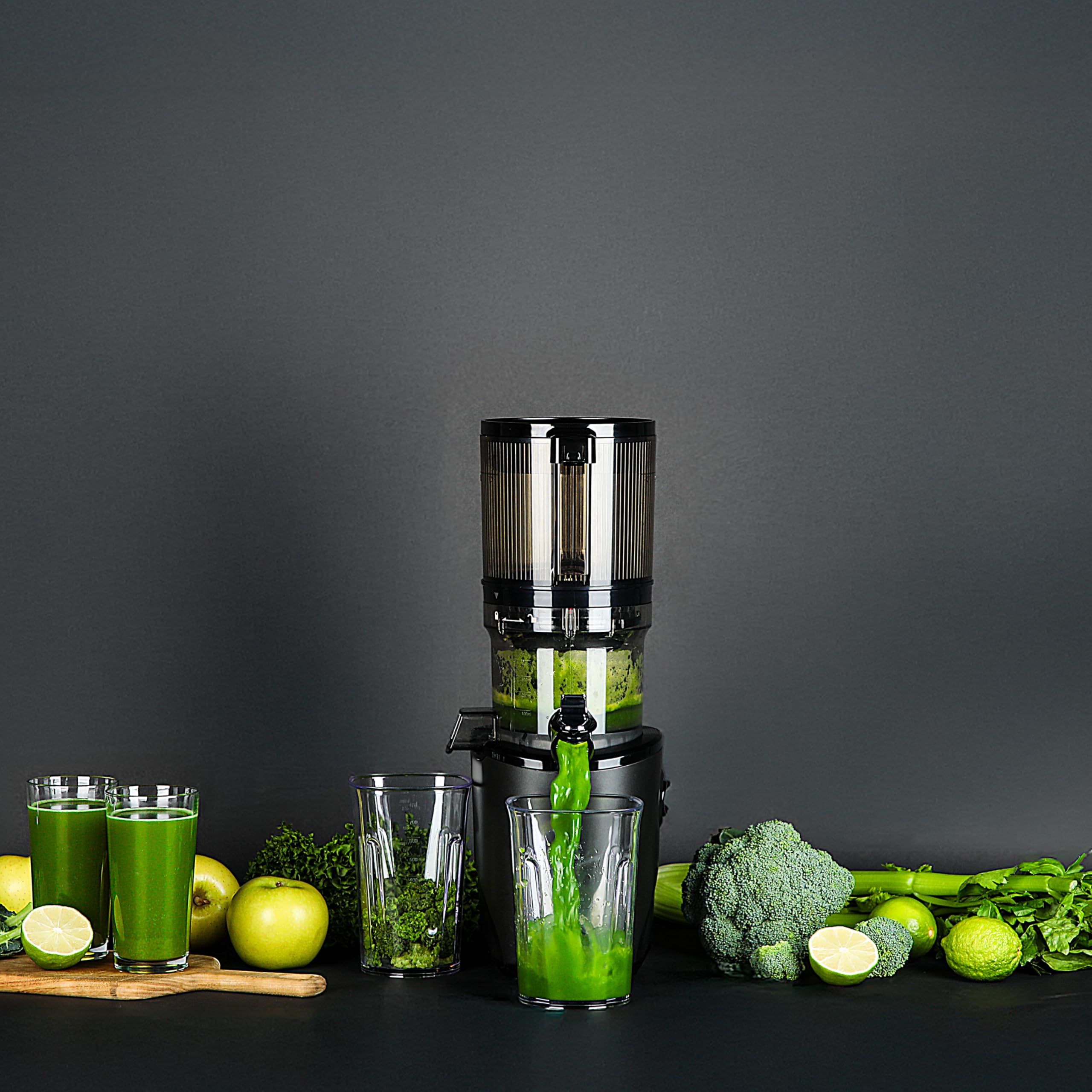 Kuvings Extracteur de jus AUTO8 Découpe automatique fruits légumes entiers Panier 2L Noir