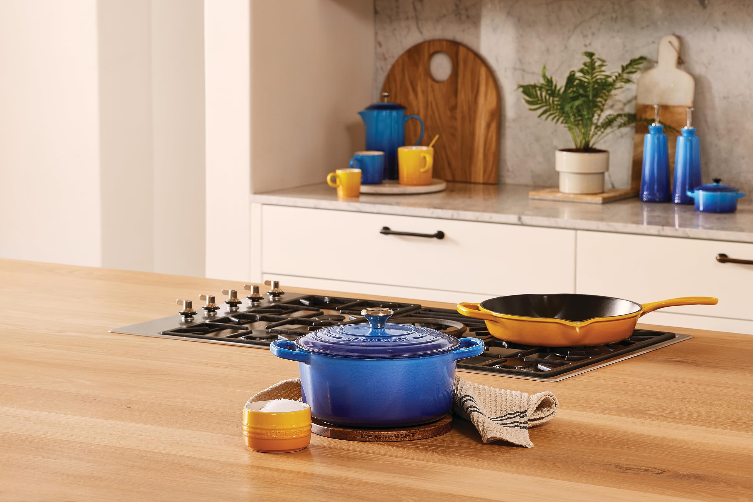 LE CREUSET Signature Hohe Brat- und Servierpfanne aus Gusseisen, für alle Herdarten und Backöfen, 26 cm, 2 Liter, Nectar, 20187266720422