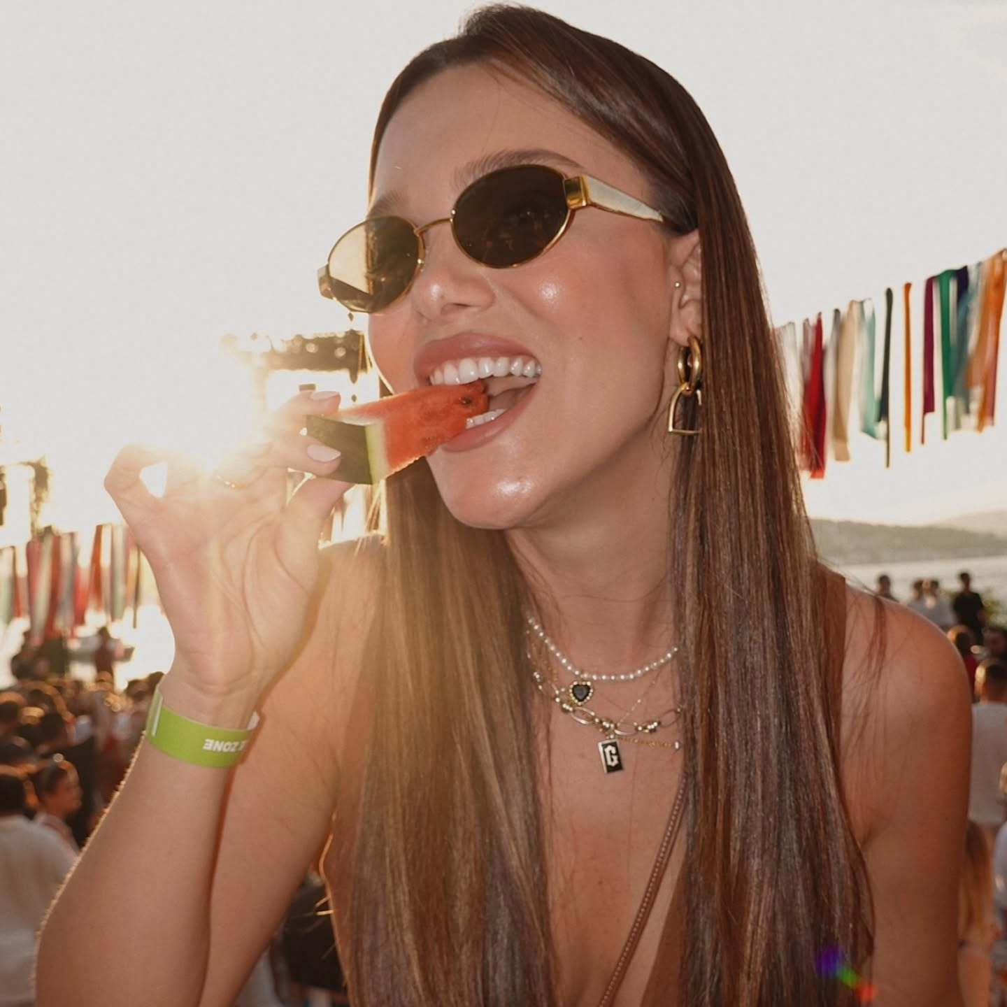 Retro Oval 90s Sunglasses Women Narrow Gold Metal UV400 Trendy Chic Shades WearMe Pro Small Oval Sunglasses for Women, Gold Metal Frame  main image 3