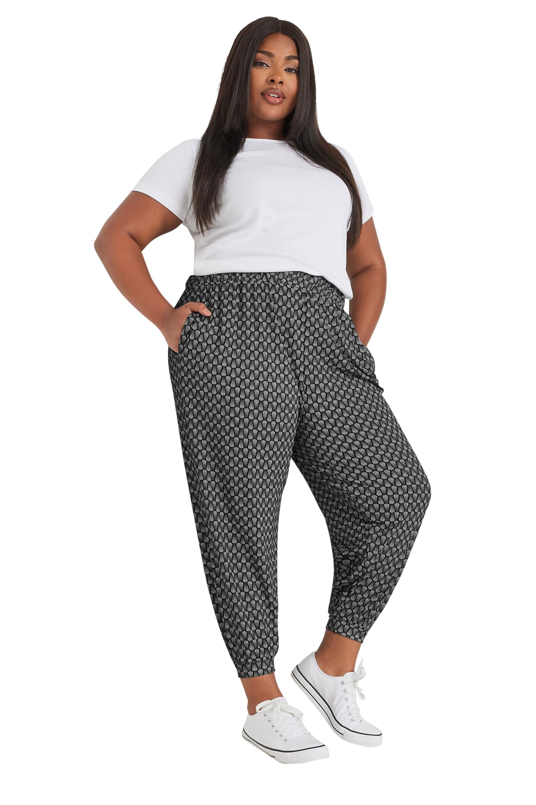Yours - Women's Cropped Joggers - Black - Size 22-24