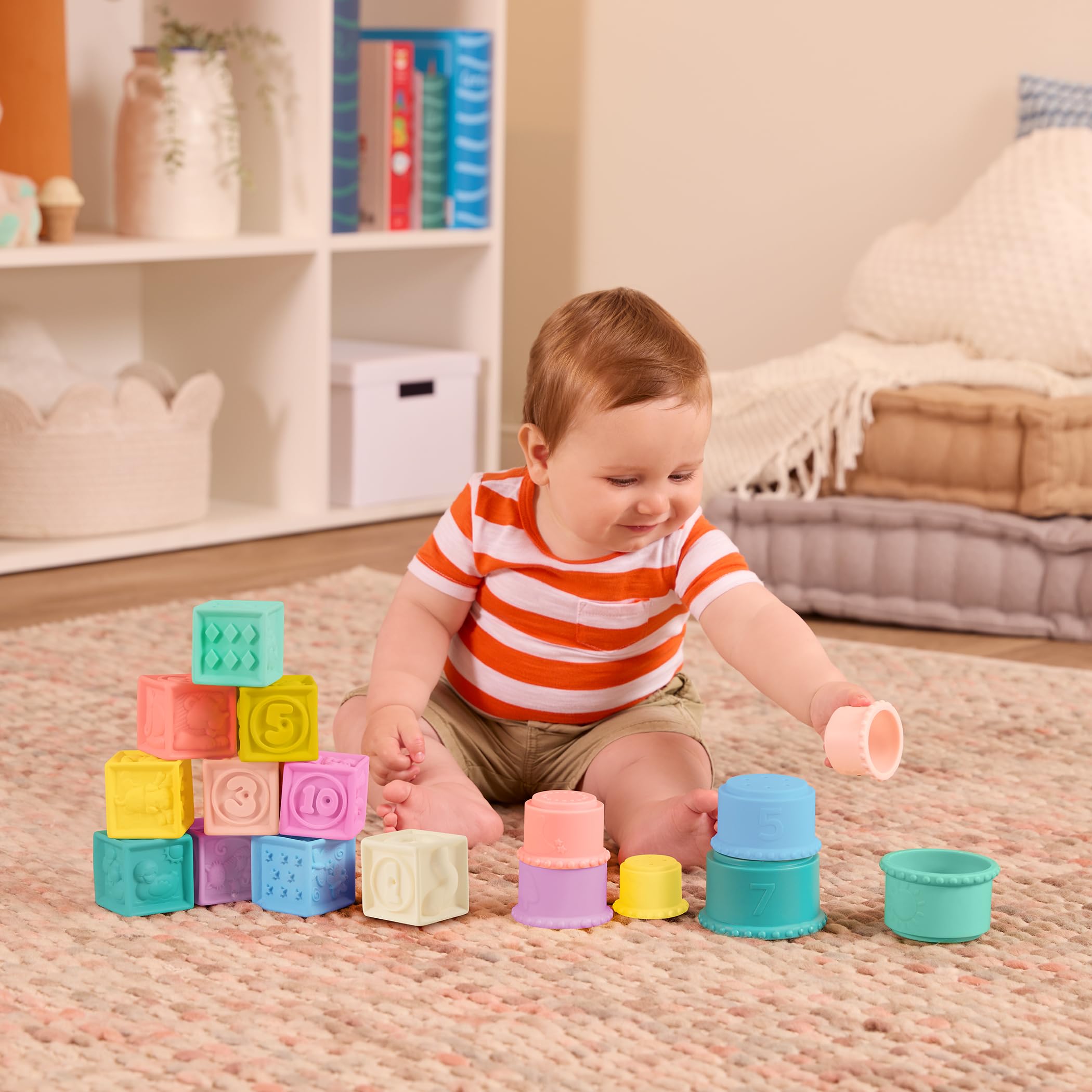 B. toys - Squishies do układania w stosy - Zabawka sensoryczna dla niemowląt - Miękkie klocki dla niemowląt - Figury, kształty i zwierzęta - 6 miesięcy +