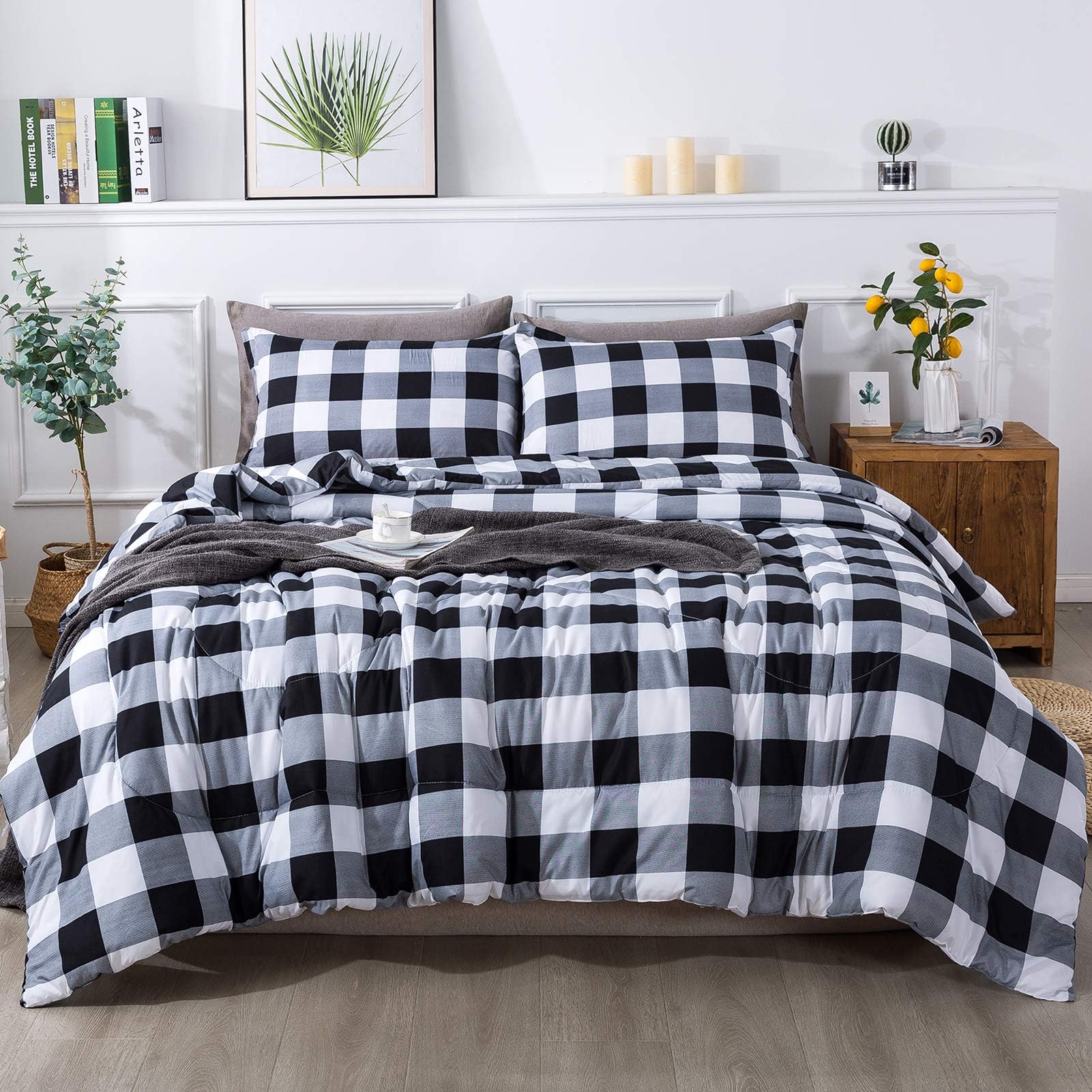 Andency Comforters Queen Size Set Black, 3 Pieces Lightweight Fluffy Bedding Comforter Sets for Queen Bed, All Season Microfiber Comforter Bedding Set (1 Comforter, 2 Pillowcases)