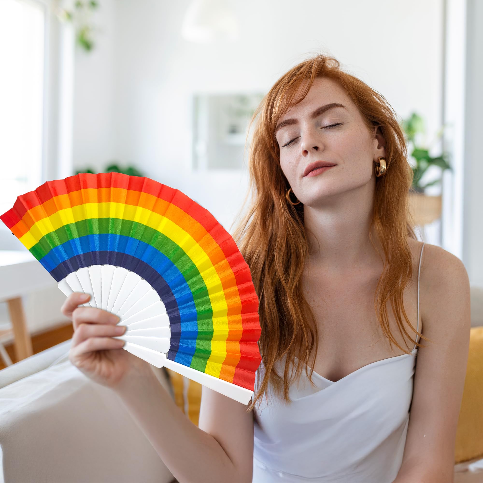 LGBTQ+ składany wachlarz z tęczową flagą - 44 x 23 cm - Akcesoria na imprezy, imprezy, parady i tańce – wytrzymałe plastikowe listwy
