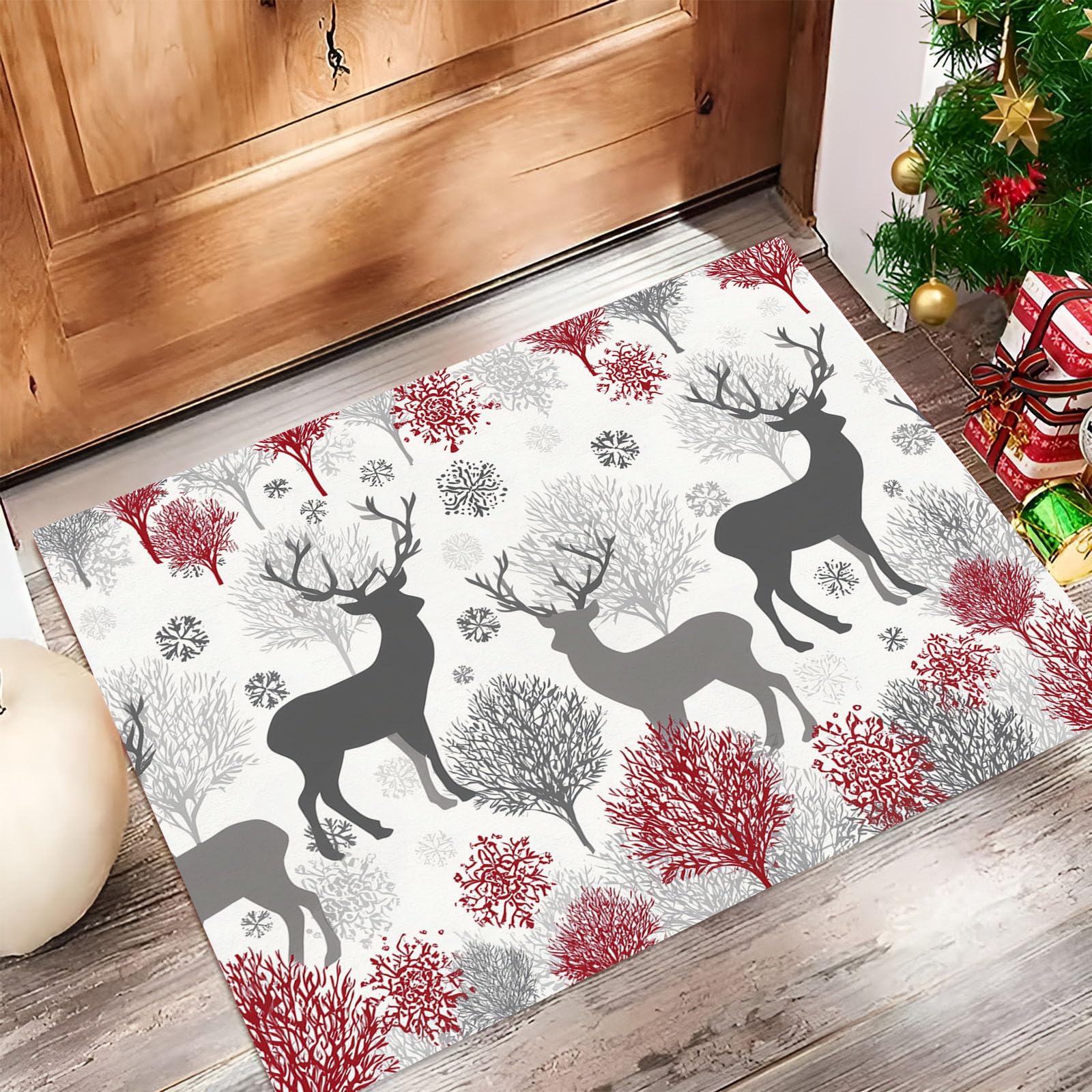 Tapis en fausse laine gris rougeâtre avec envers antidérapant motif forêt de Noël