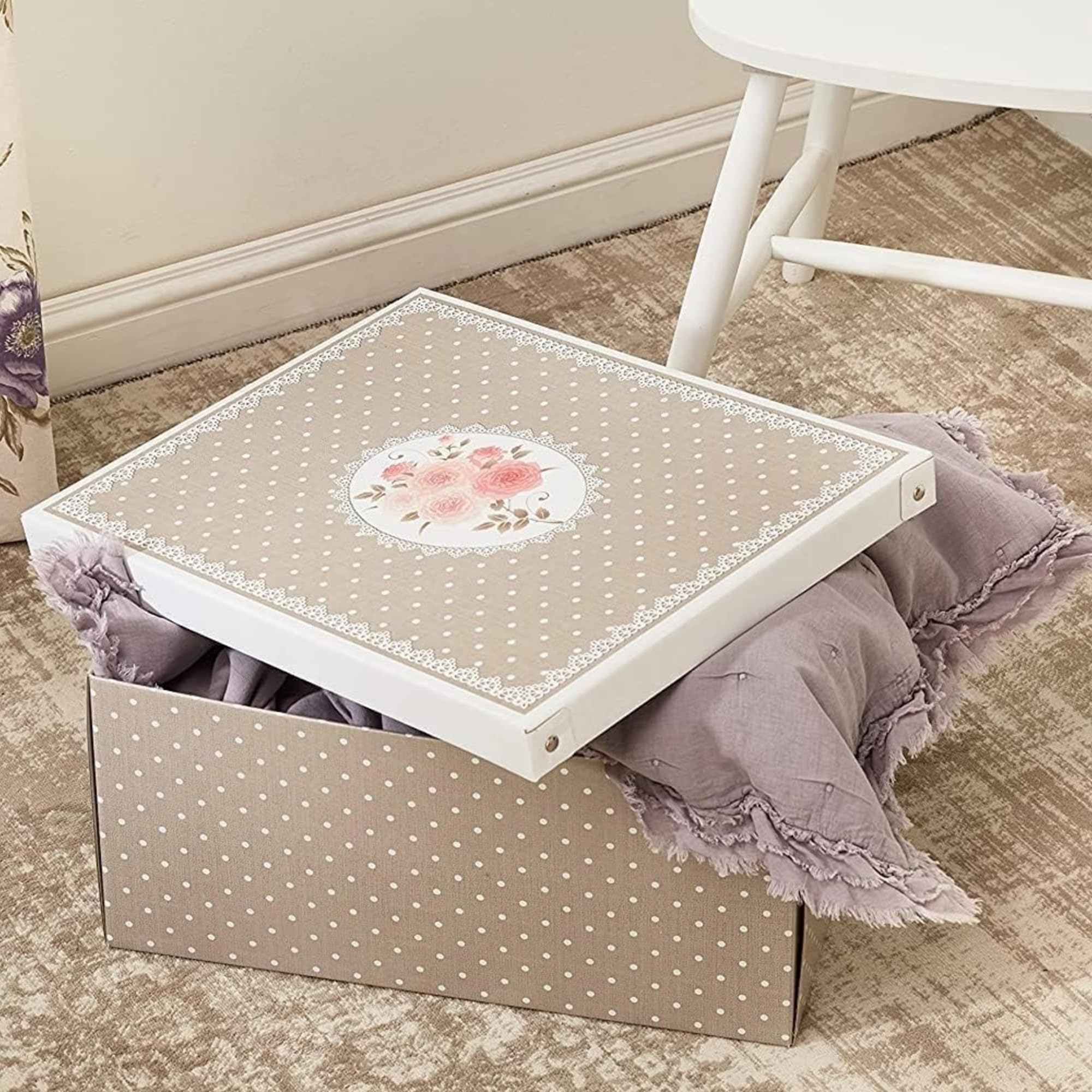 Set aus 6 Aufbewahrungsboxen mit Deckel – Große Kleiderboxen aus Karton 39x50x24 cm – Robust, leicht zu montieren, mit Tragegriffen – Perfekt für Kleiderschrank & Saisonwechsel Punkte