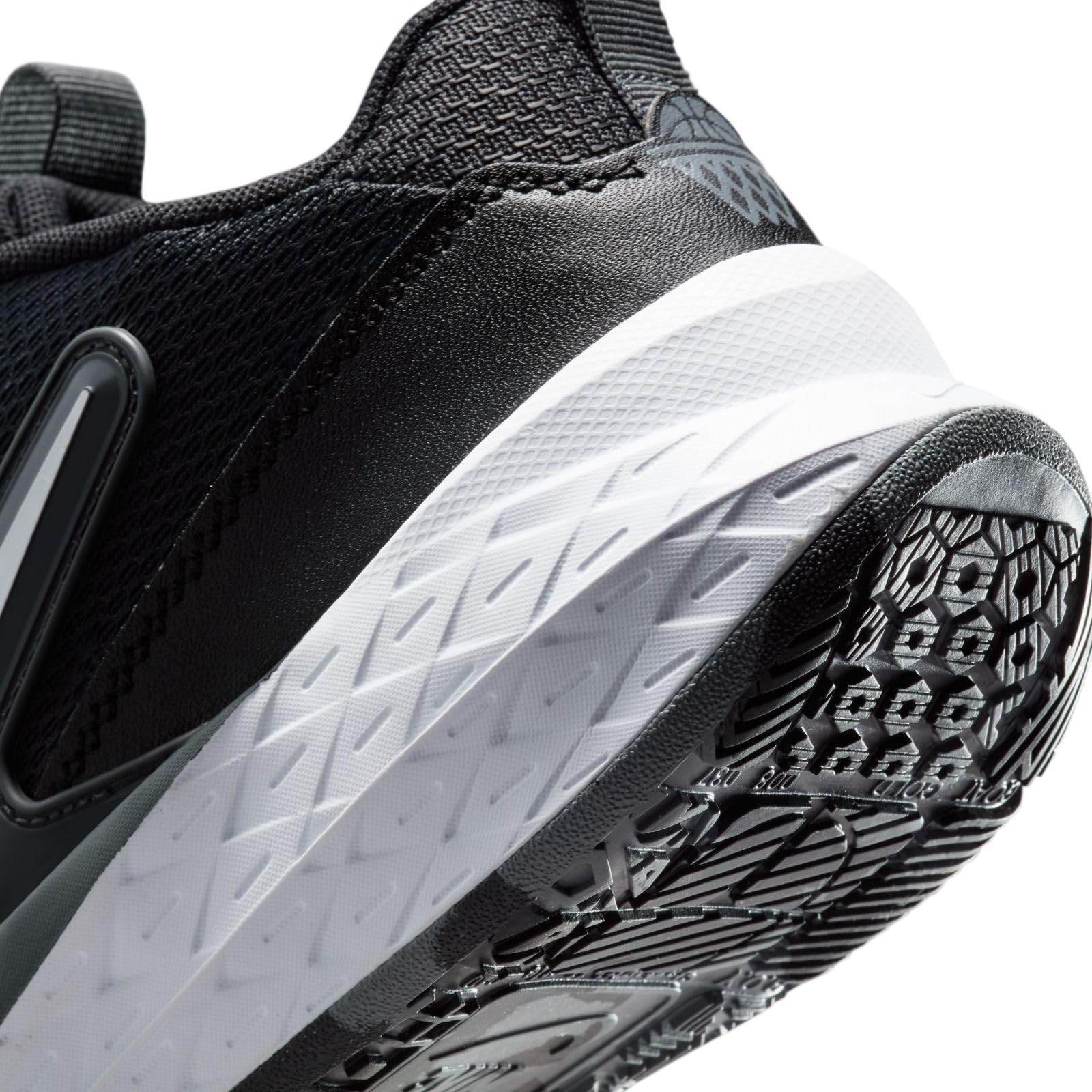 Nike Team Hustle D 12 Basketballschuh für ältere Kinder, HF6279