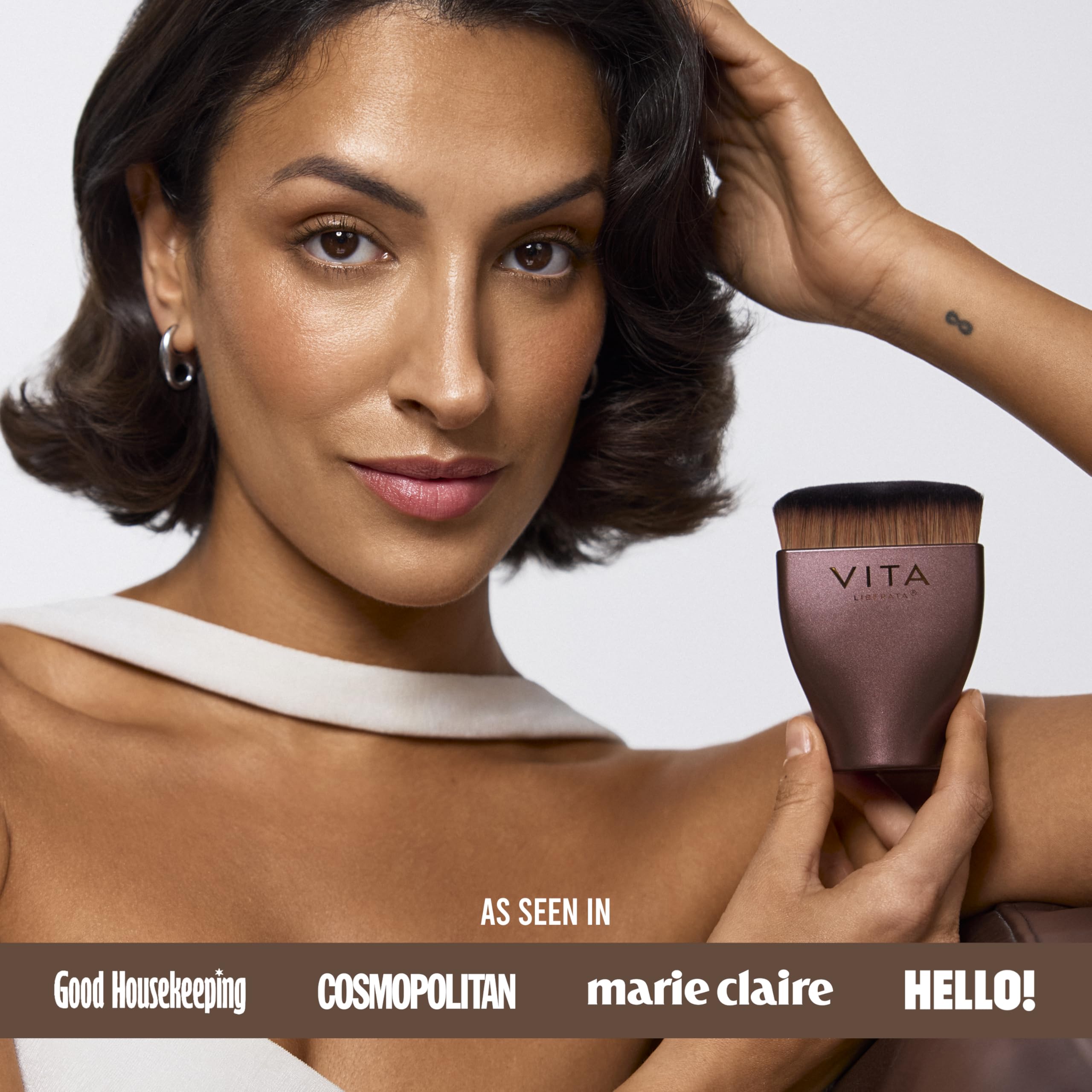 VITA LIBERATA The Giant Pyramid Brush pour le corps, pinceau de bronzage et de estompage, estompeur et contour, faux bronzage ou applicateur de maquillage pour le corps, finition naturelle, sans