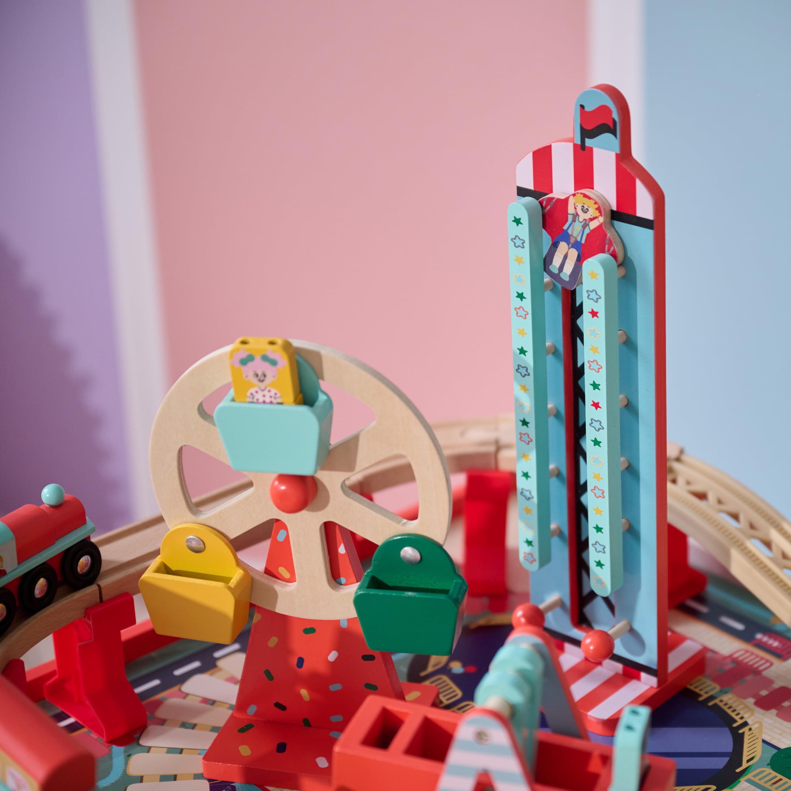 Teamson Kids Eisenbahn Spieltisch mit 6 Mini-Spielen & Aufbewahrung | Riesenrad, Karussell & Zugstrecke, interaktives Spielzeug für Kleinkinder, mit Aufbewahrung, ab 3 Jahren