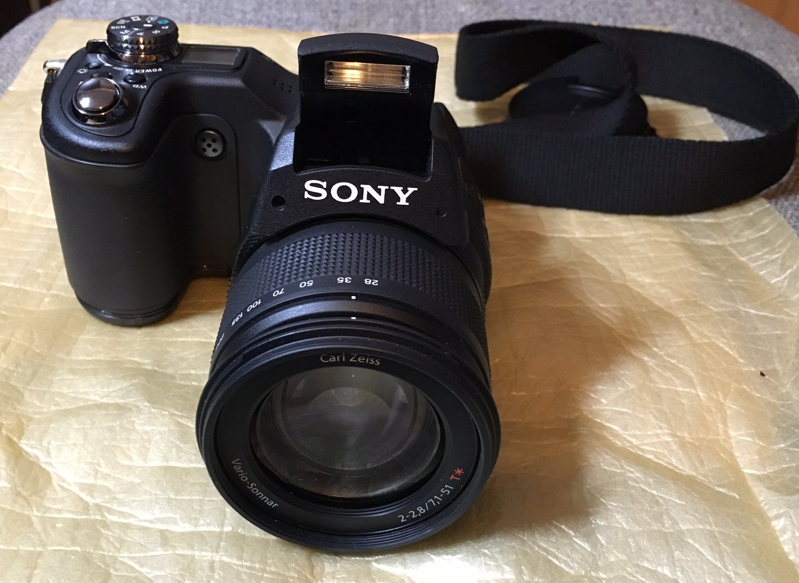 Sony Cyber-shot DSC-F828 Digital Camera [8MP 7xOptical] 動作品