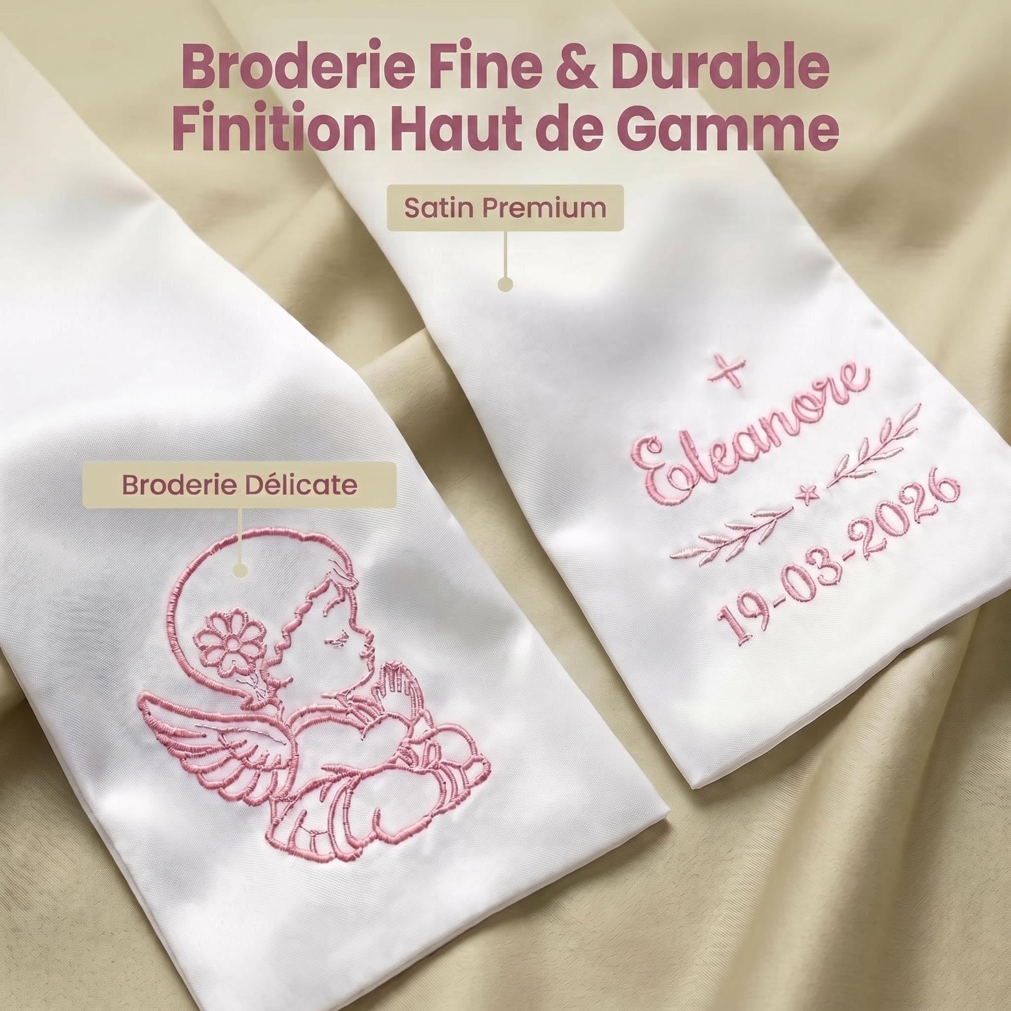 XIAOMA Écharpe de Baptême Personnalisée Enfant, Écharpe Communion Brodée Prénom et Date, Écharpe Blanche Satin Ange ou Croix, Cadeau Baptême Fille Garçon avec Coffret Cadeau, Personnalisation 48h