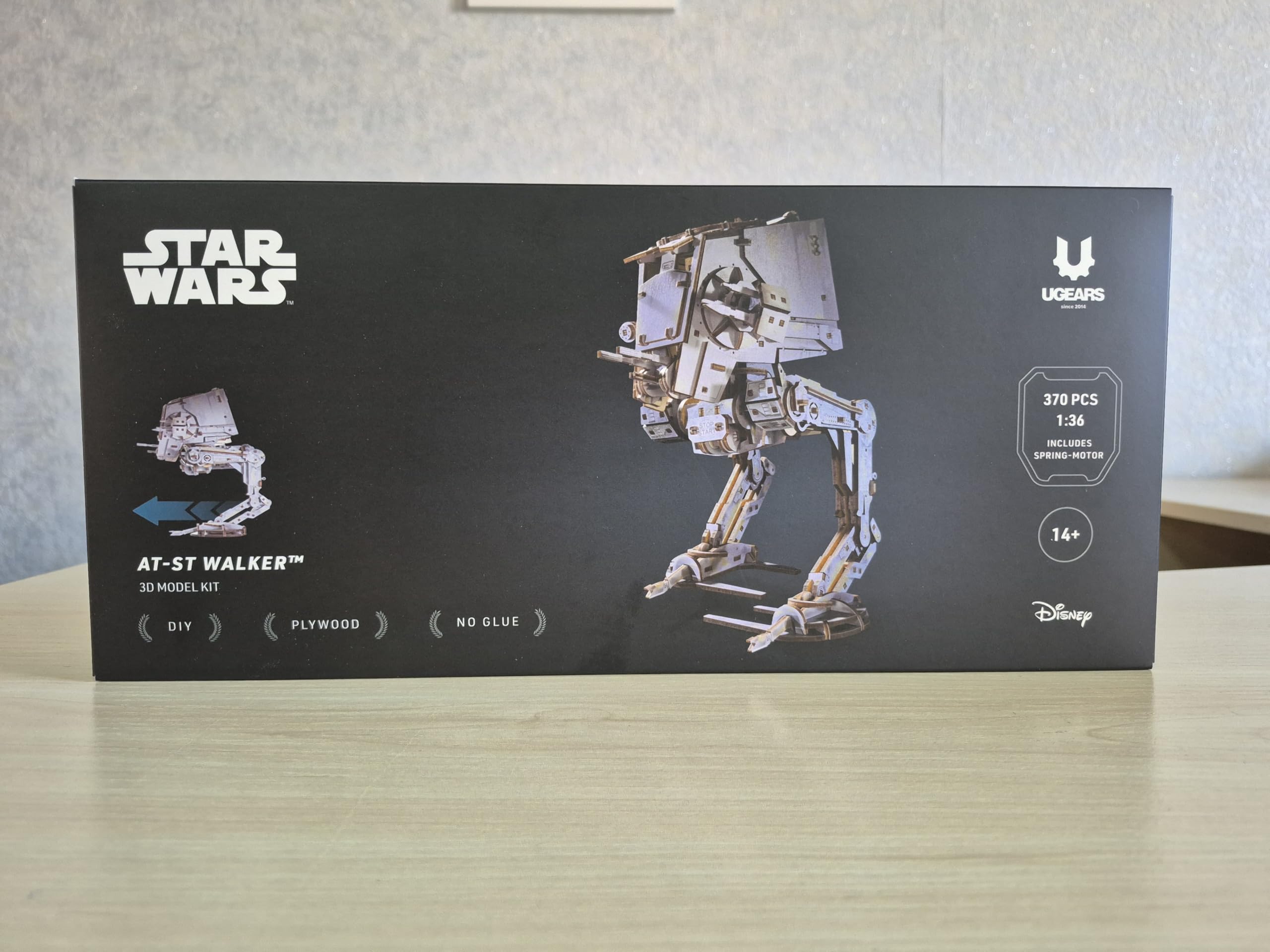 UGEARS Star Wars™ AT-ST Walker™ Puzzle 3D – Drewniane Modele do Składania – Puzzle Drewniane dla Dorosłych – Mechaniczny Model Kroczący Star Wars DIY – 370 Elementów