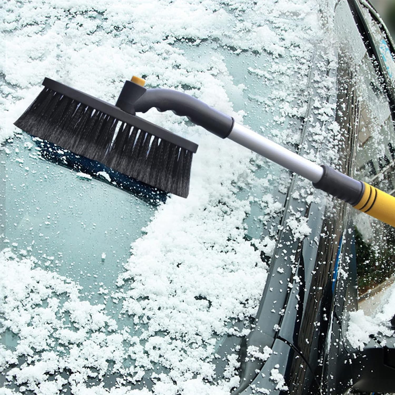 Golgner Spazzola Da Neve Con Raschietto Ghiaccio 2 In 1 - Manico Antiscivolo In Schiuma, Setole Morbide In PVC, Lunghezza 67 Cm - Per Auto, Camion E SUV - 4