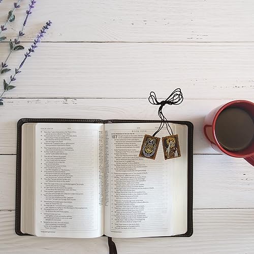 Miniatura 6 de Needzo Escapularios Católicos de Carmen y Sagrado Corazón a Granel, Escapulario Marrón Bordado para Mujer, Paquete de 12