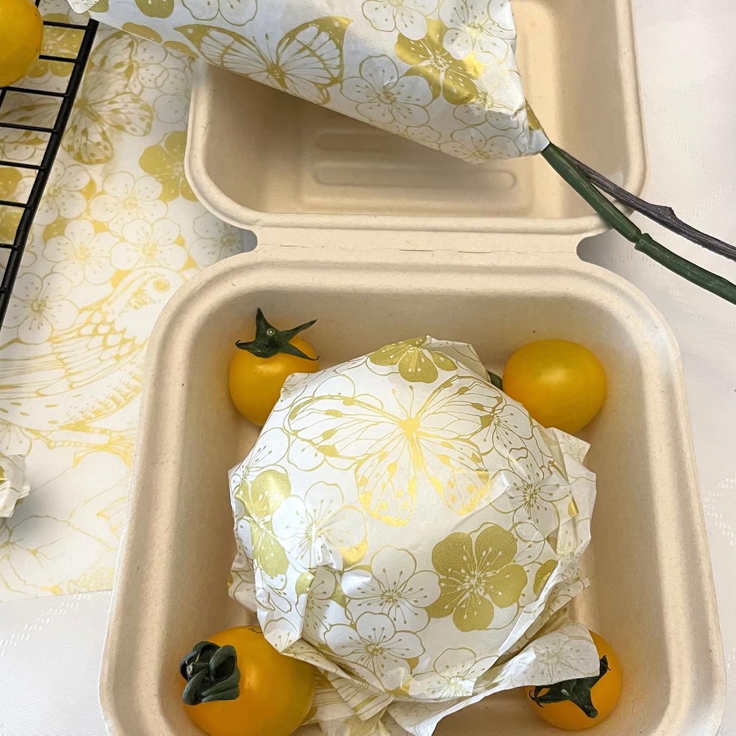 150pcs Gold and White Floral and Birds Patterned Wax Paper Sheets Sandwich Wrapping Paper, Greaseproof Wrap Parchment Air Fryer Disposable Paper Liner Food Basket Liners for Outdoor Picnic