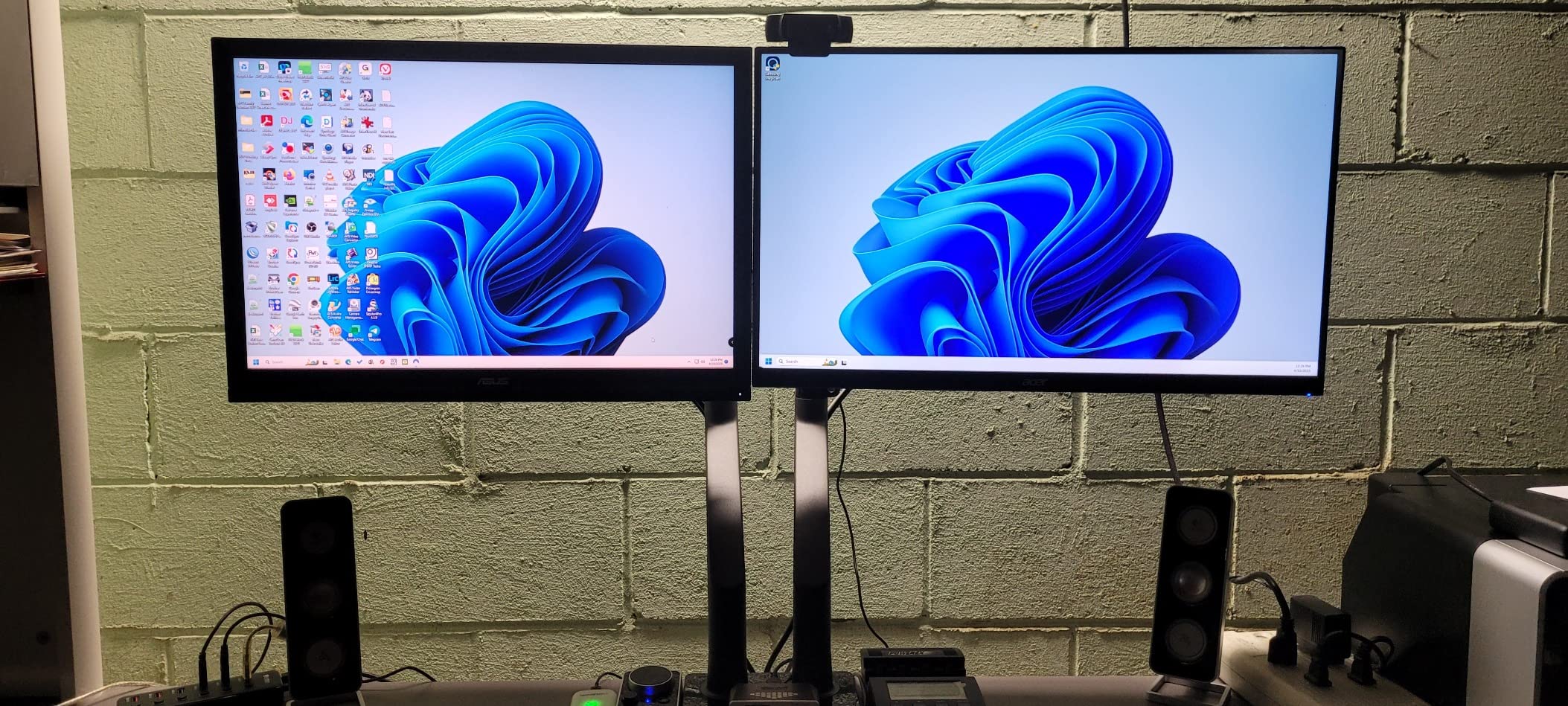 10/mo Finance NB North Bayou Dual Monitor Arm Ultra Wide Full Motion