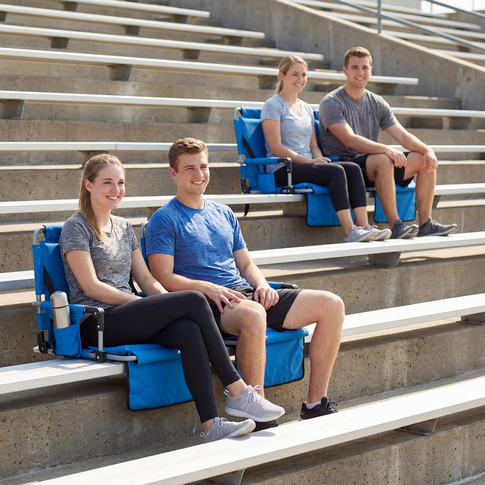 COSTWAY Sedia da Stadio Pieghevole, Sedile per Gradinata in Tessuto Oxford con Schienale, Braccioli, Cuscino Imbottito, Portabicchieri e Tasche, Sedia Portatile con Manico