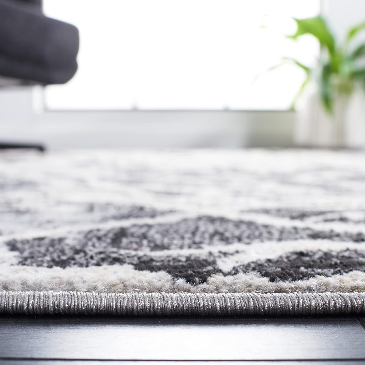 SAFAVIEH Jasper Collection Runner Rug - 2' x 9', Black & Ivory, Modern Abstract Design, Non-Shedding & Easy Care, Ideal for High Traffic Areas in Living Room, Bedroom (JSP136Z)